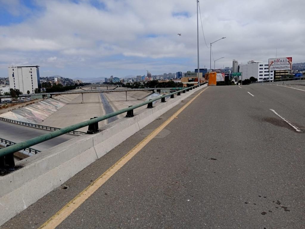 Gobierno de Tijuana realiza trabajos preliminares en puente El Chaparral