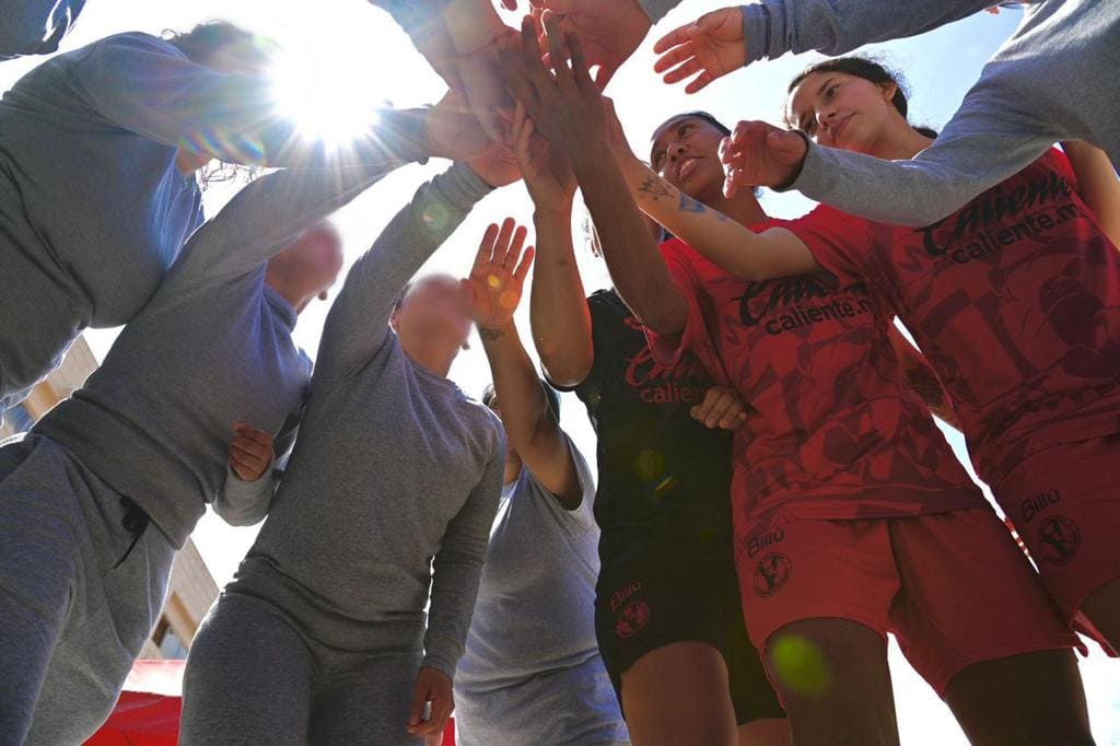 COMPARTE CLUB XOLOITZCUINTLES FEMENIL CLÍNICA DE FÚTBOL CON MUJERES PRIVADAS DE LA LIBERTAD DEL CERESO TIJUANA: CESISPE