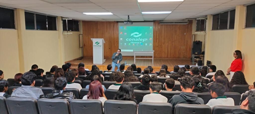 Realizan conferencia en CONALEP plantel Tijuana II con escritor tijuanense