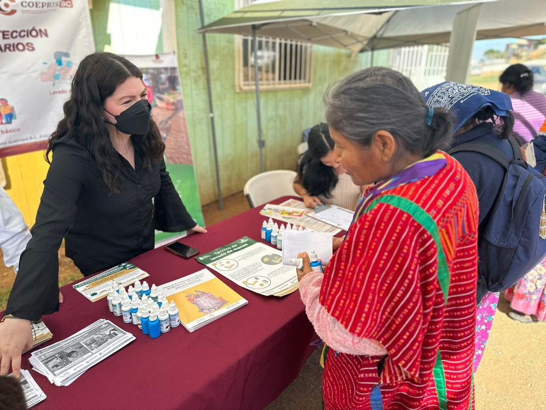 Realiza COEPRIS BC actividades de saneamiento básico en comunidades indígenas de San Quintín