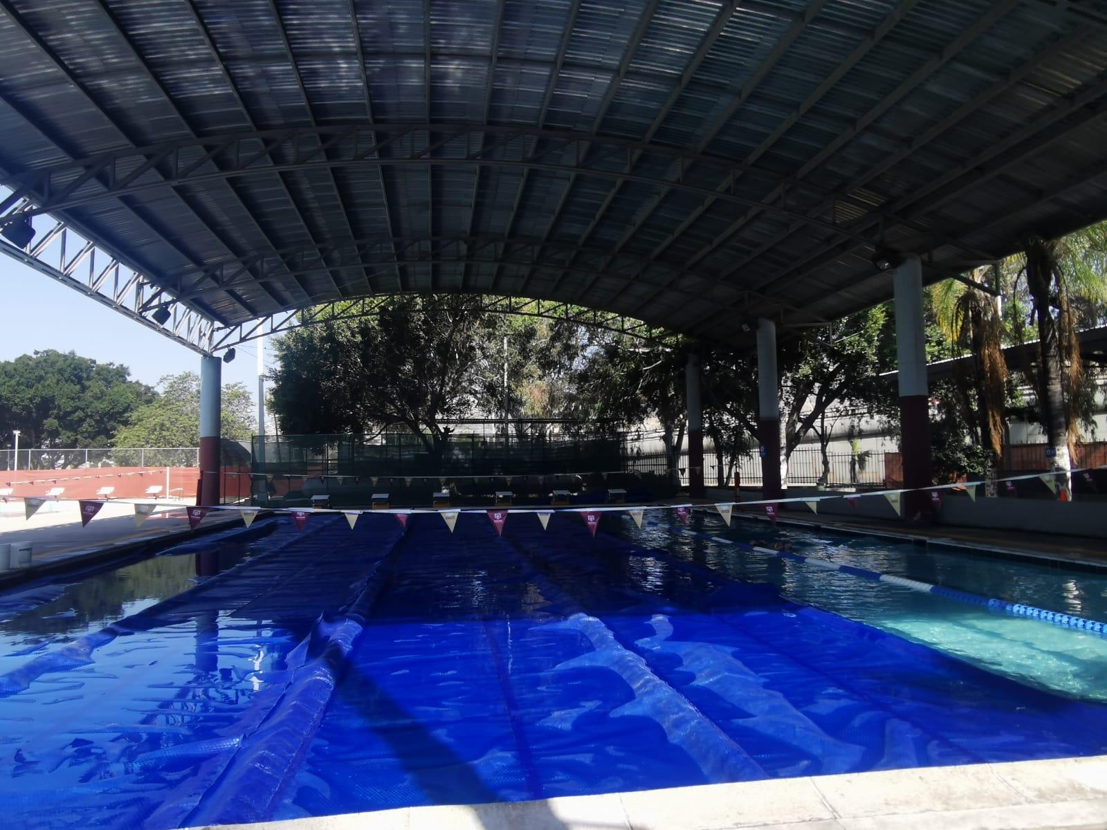 Suspenderán clases de natación en unidades deportivas este jueves