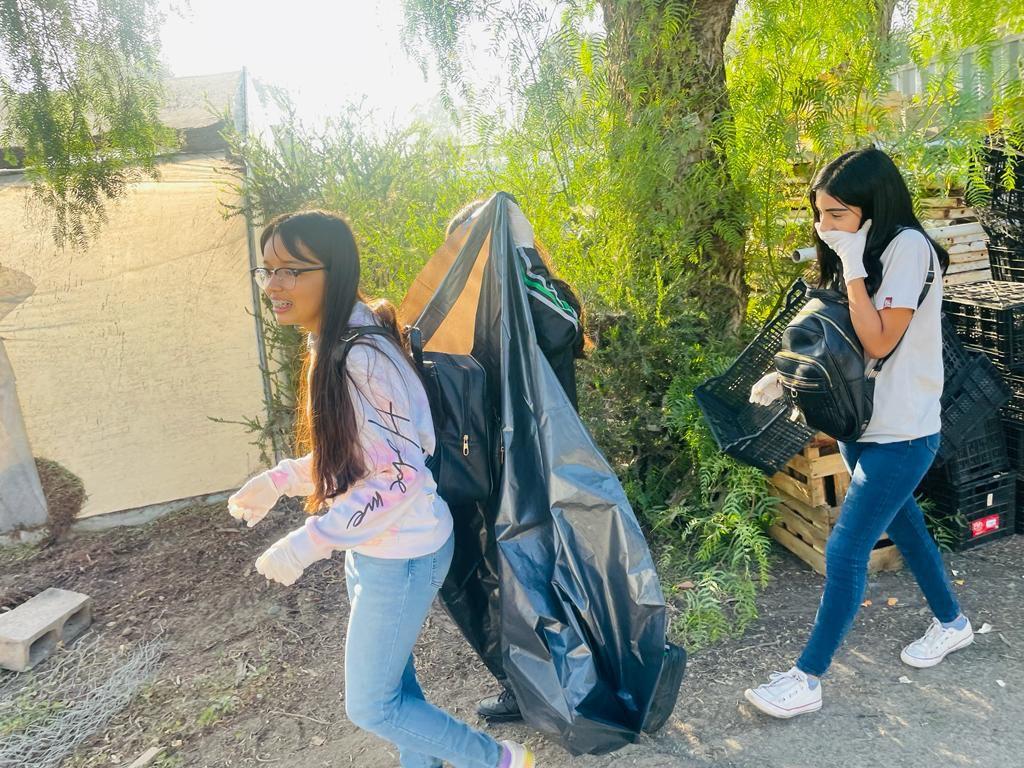 Estudiantes del CECyTE participaron en jornada de limpieza en Parque Morelos