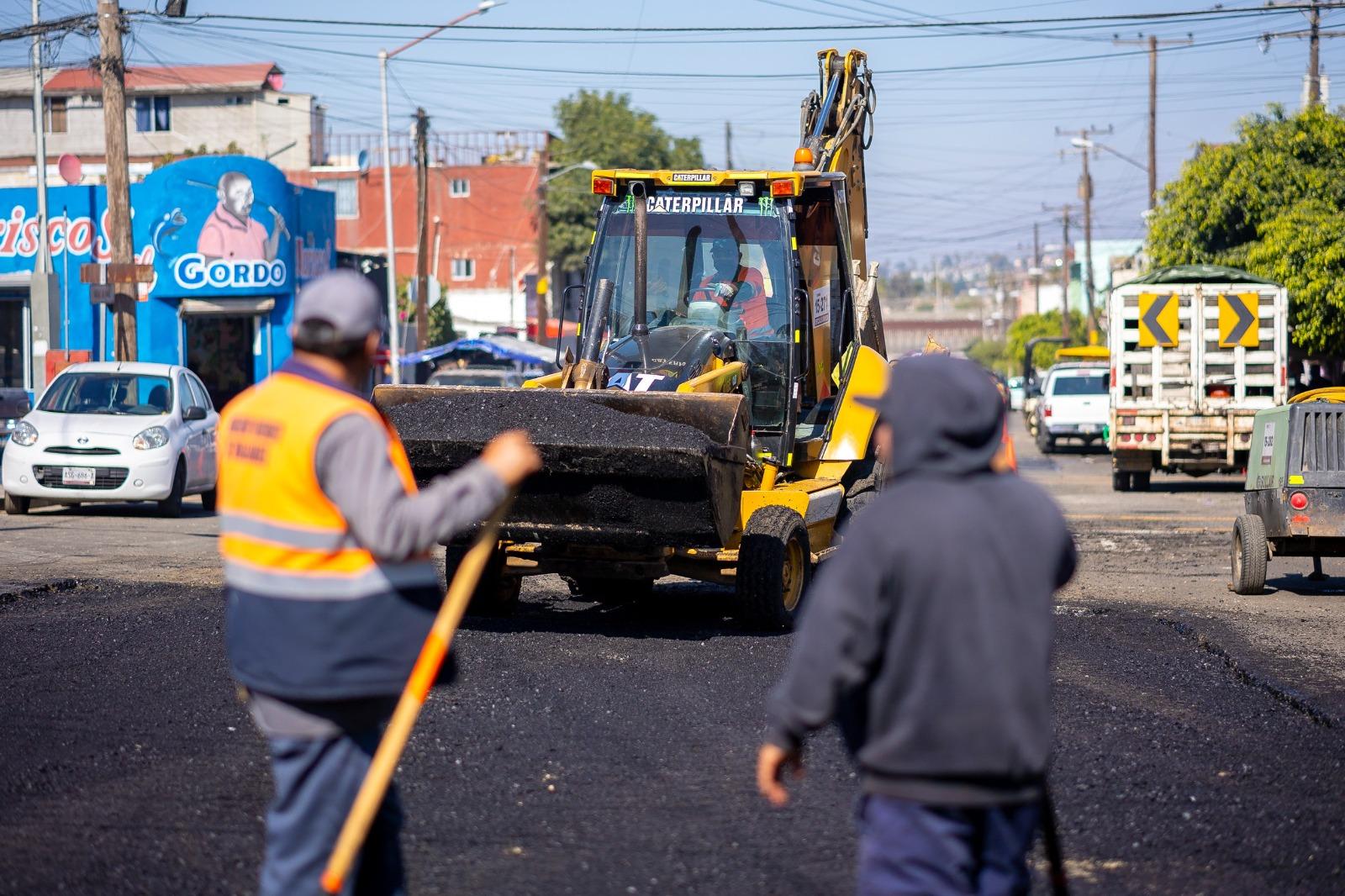 Intensifica Ayuntamiento bacheo en rutas alternas por cierre parcial de avenida internacional