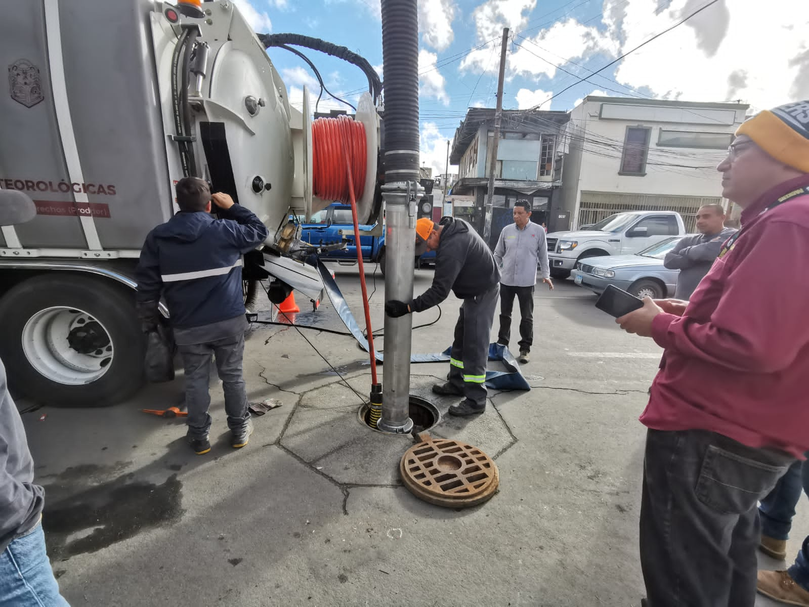 ACTUALIZA CESPT A PERSONAL TÉCNICO EN OPERACIÓN Y MANTENIMIENTO DE EQUIPOS PARA ATENCIÓN AL ALCANTARILLADO SANITARIO