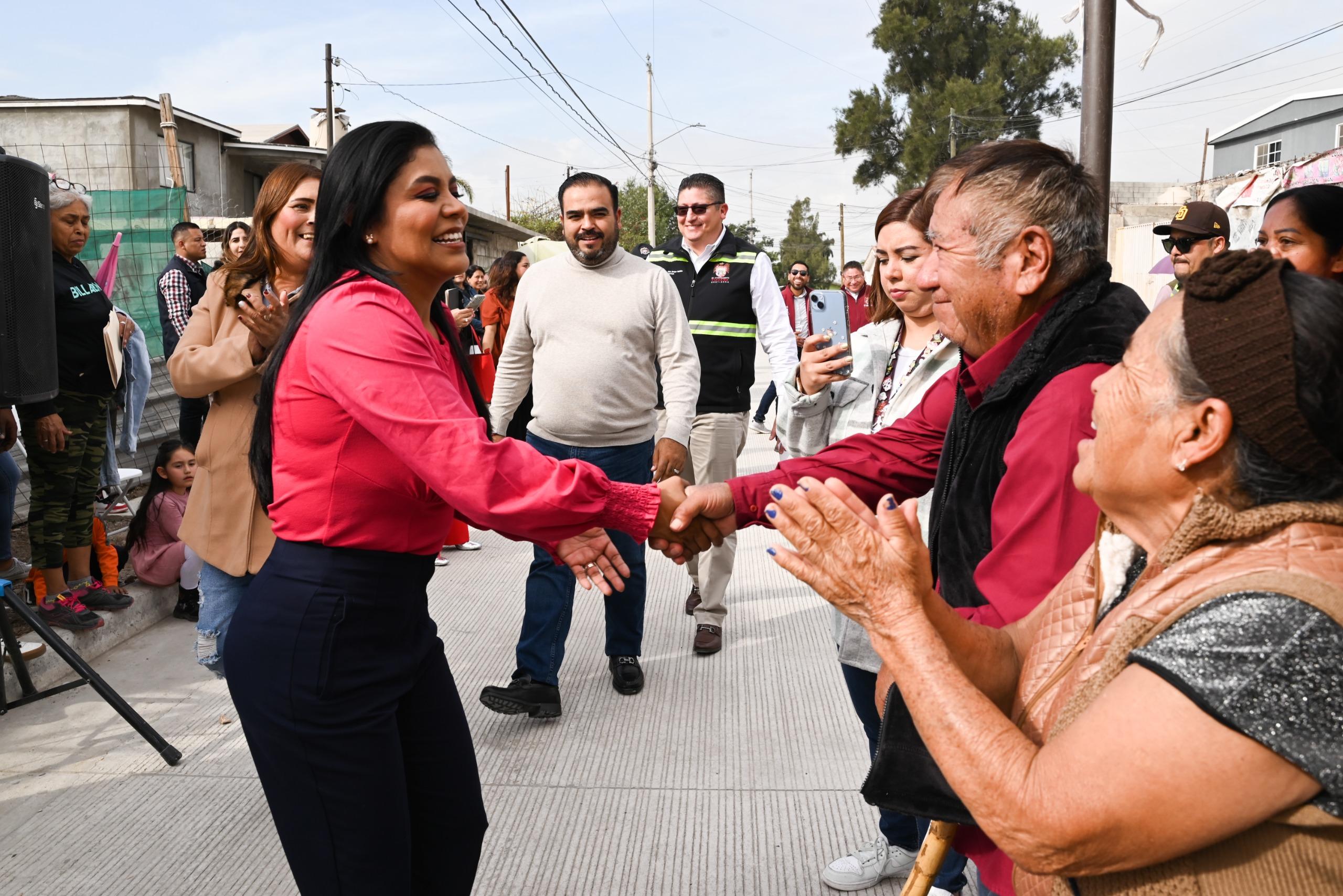 Montserrat Caballero inauguró calle Tlatelolco con inversión superior a los 2 millones de pesos