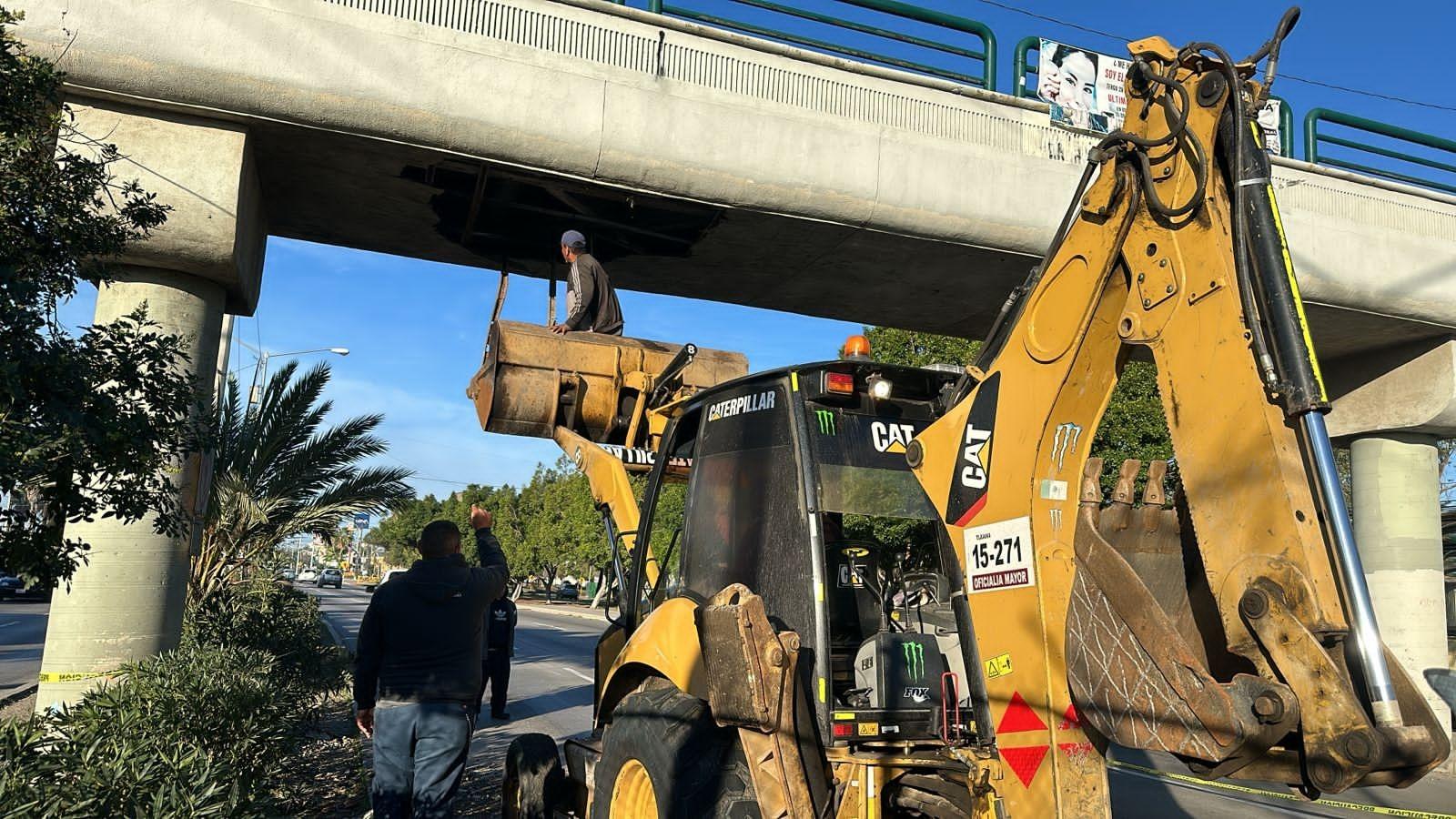 Realiza Ayuntamiento de Tijuana obra preventiva en puente UABC