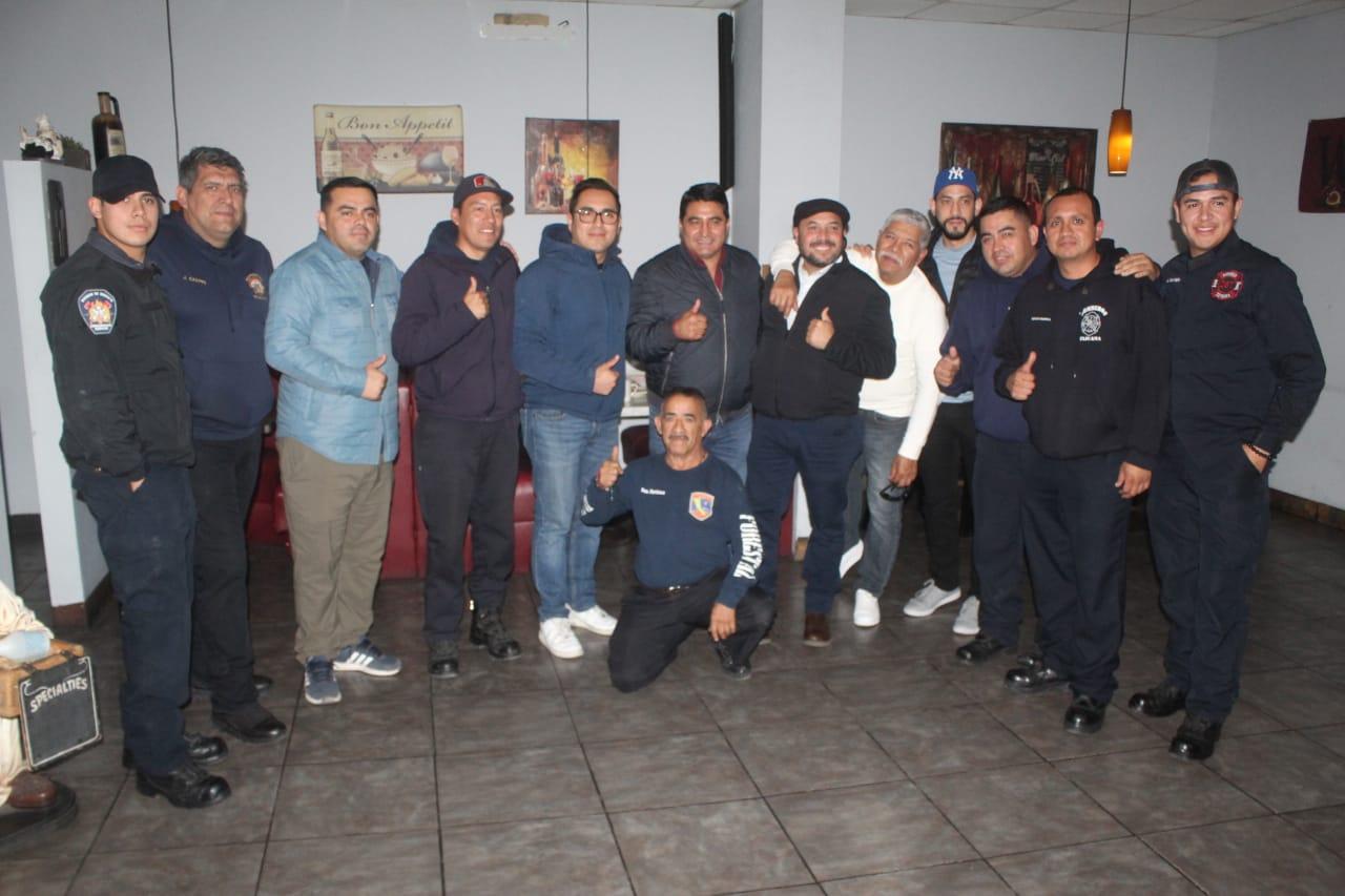 Bomberos de Tijuana apoyan a Erik “Terrible” Morales