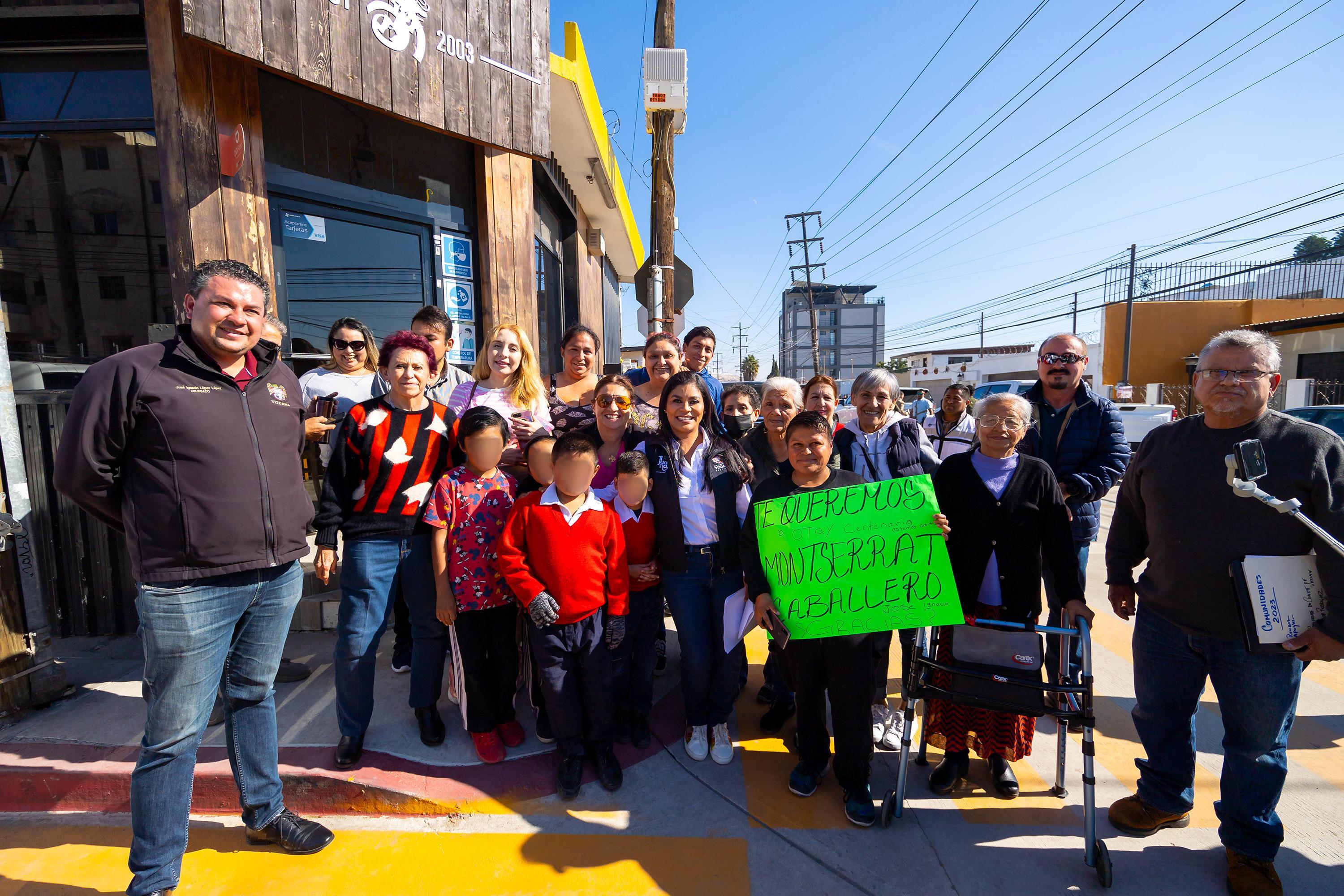 Con una inversión superior a 9 MDP alcaldesa Montserrat Caballero entregó calle pavimentada en el Chamizal