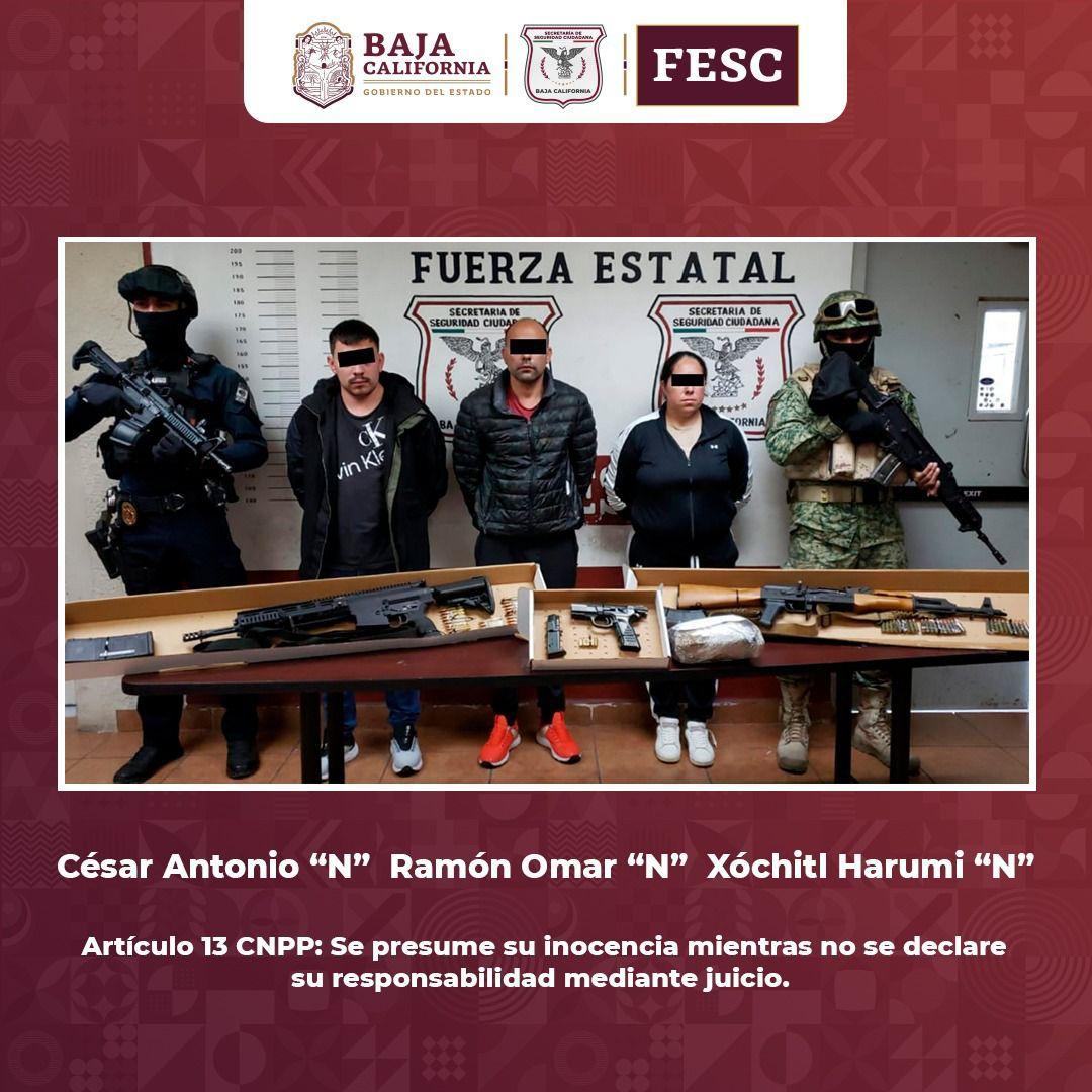 Detienen FESC y SEDENA a tres tras operativo en Valle de Mexicali, les aseguran armas de fuego