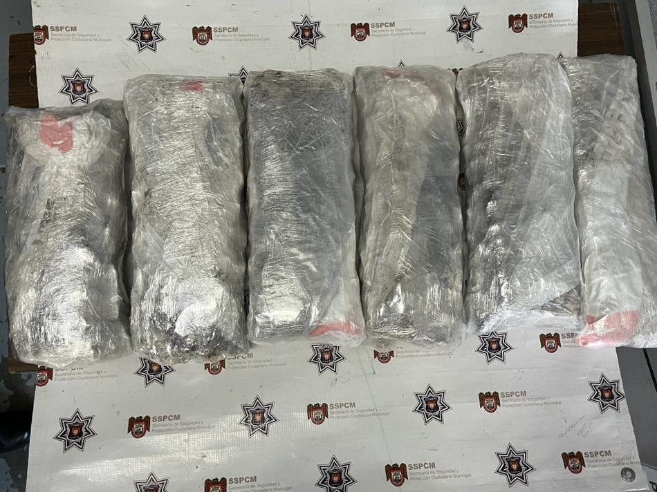 Policía Municipal decomisa más de 25 kilos de “Cristal” en caso de “Mula ciega”