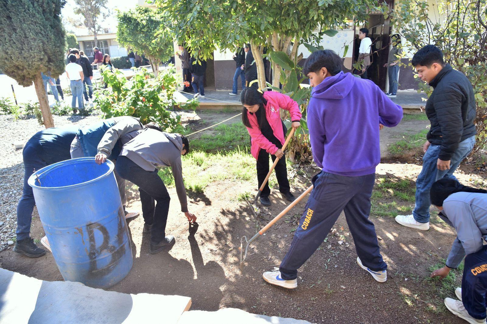 Participan estudiantes de COBACH BC San Quintín en jornada “Un día por tu plantel”