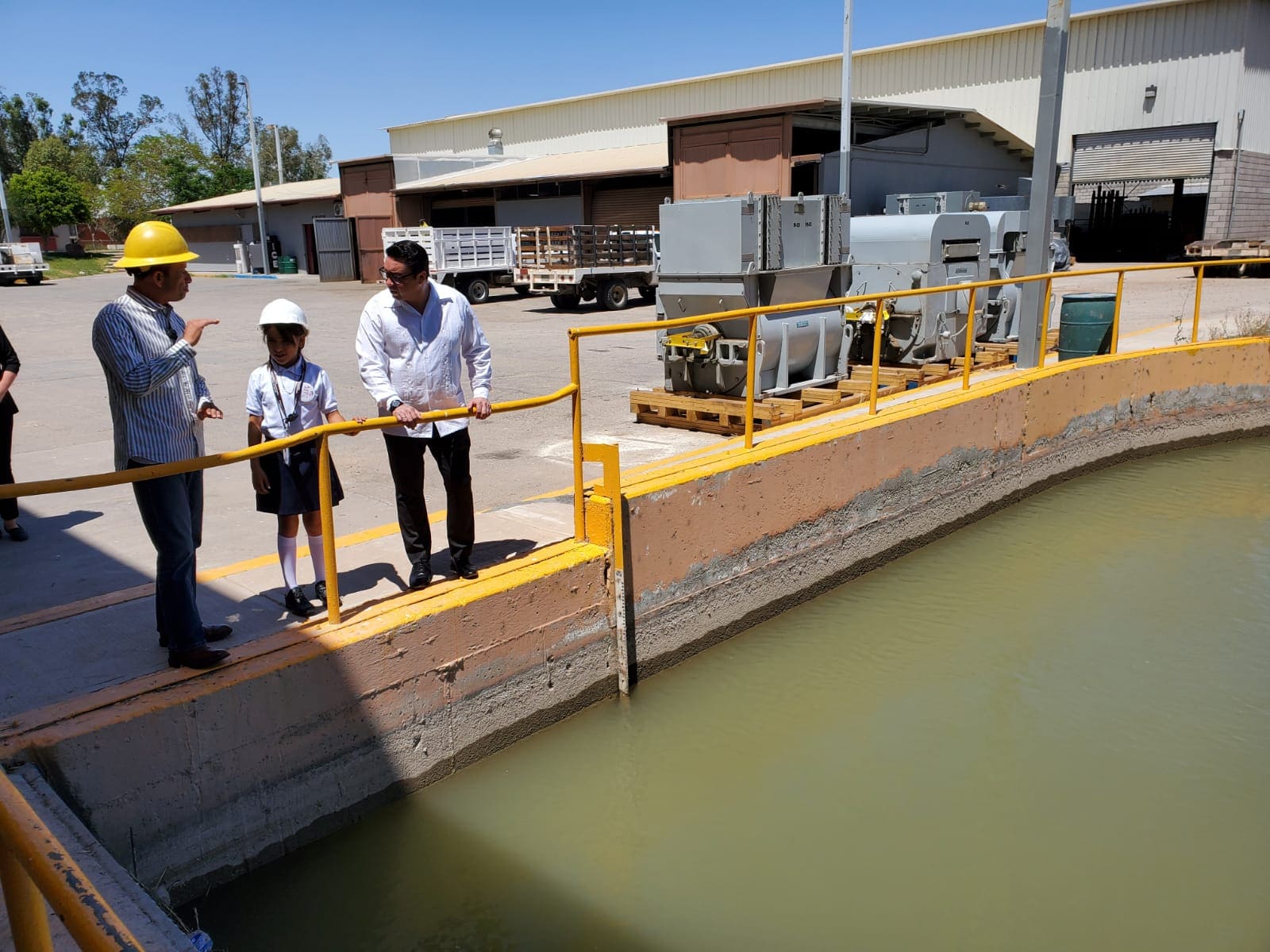 INVITA NIÑA SECRETARIA DEL AGUA A CUIDAR EL VITAL LÍQUIDO