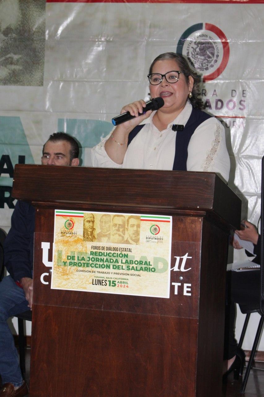 Participa Evangelina Moreno en foro sobre reducción de jornada laboral a 40 horas