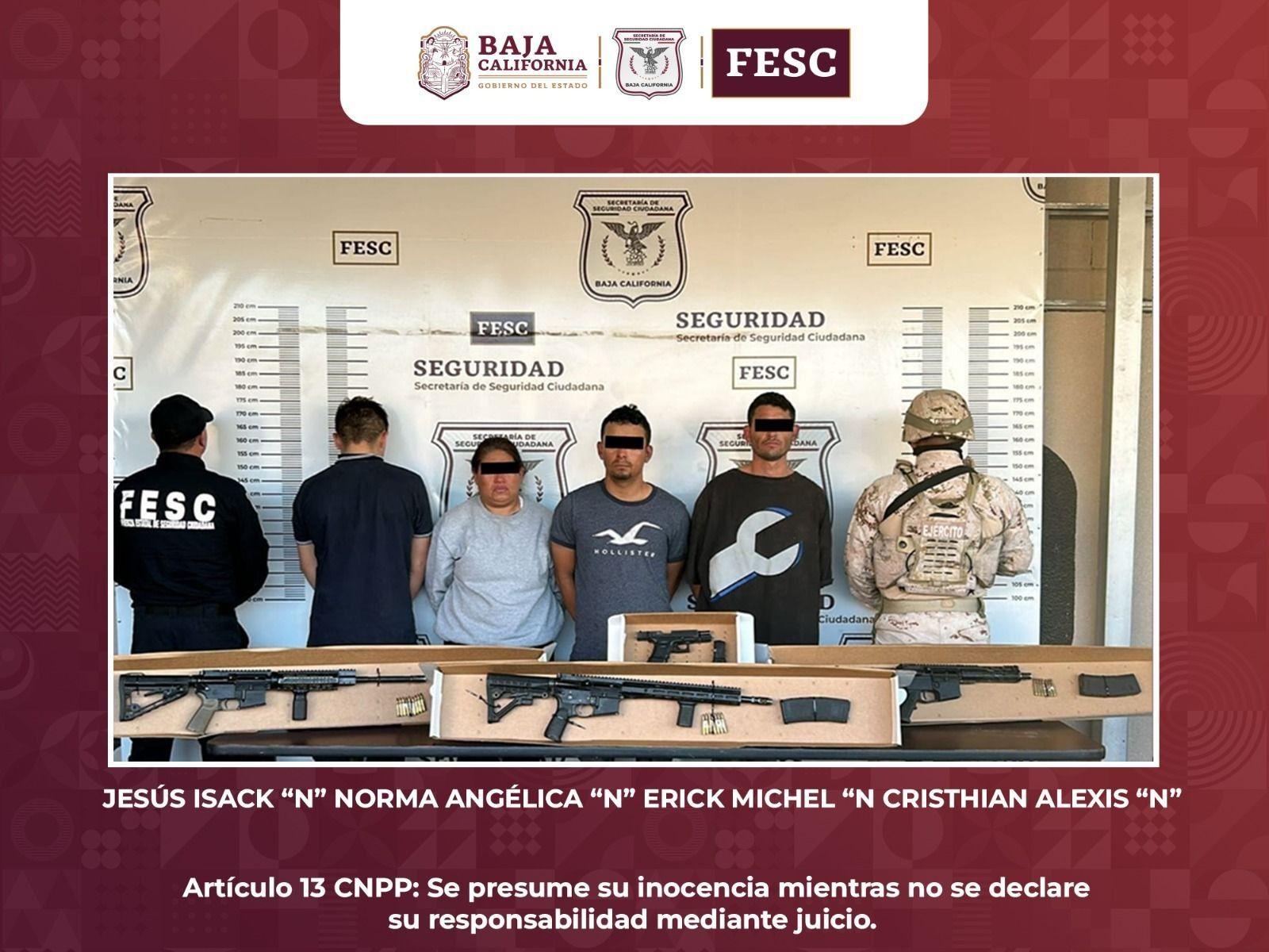 Decomisan FESC y SEDENA armas de fuego en Tecate; Hay tres adultos detenidos y un adolescente