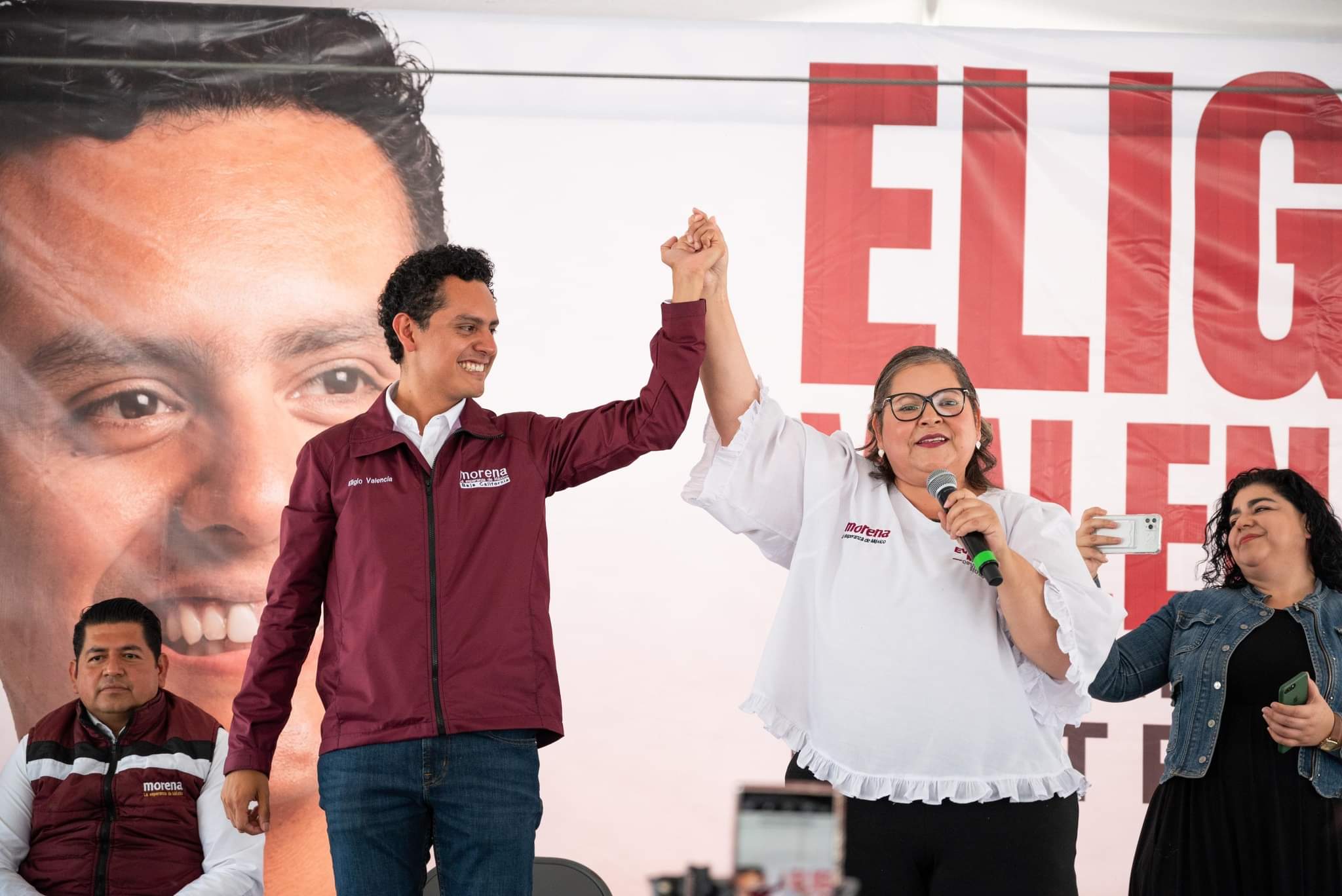 Evangelina Moreno visitó la Central de Abastos junto con Eligio Valencia candidato a diputado local