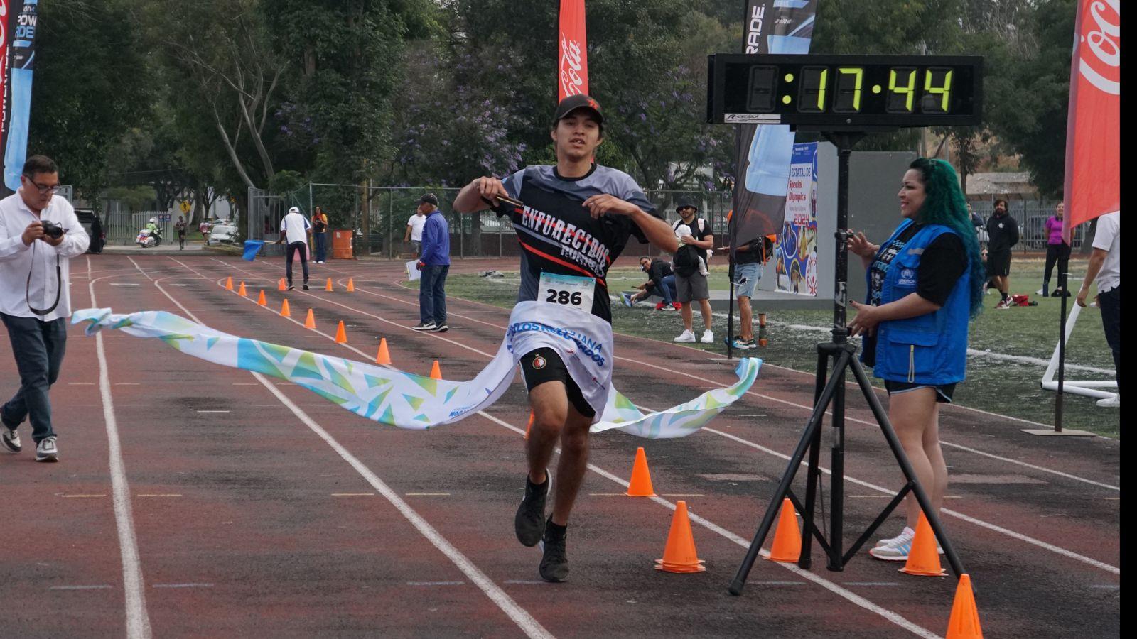 Participan 700 en 3ra. carrera Tijuana con los refugiados 5K