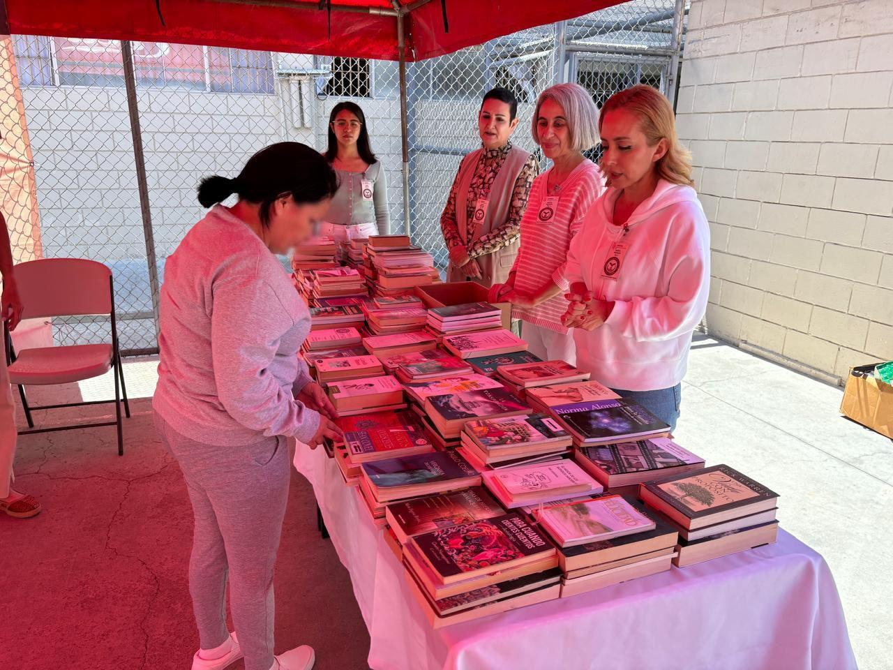 RECIBE SECTOR FEMENIL DEL CENTRO PENITENCIARIO DE TIJUANA IMPORTANTE DONATIVO DE LIBROS