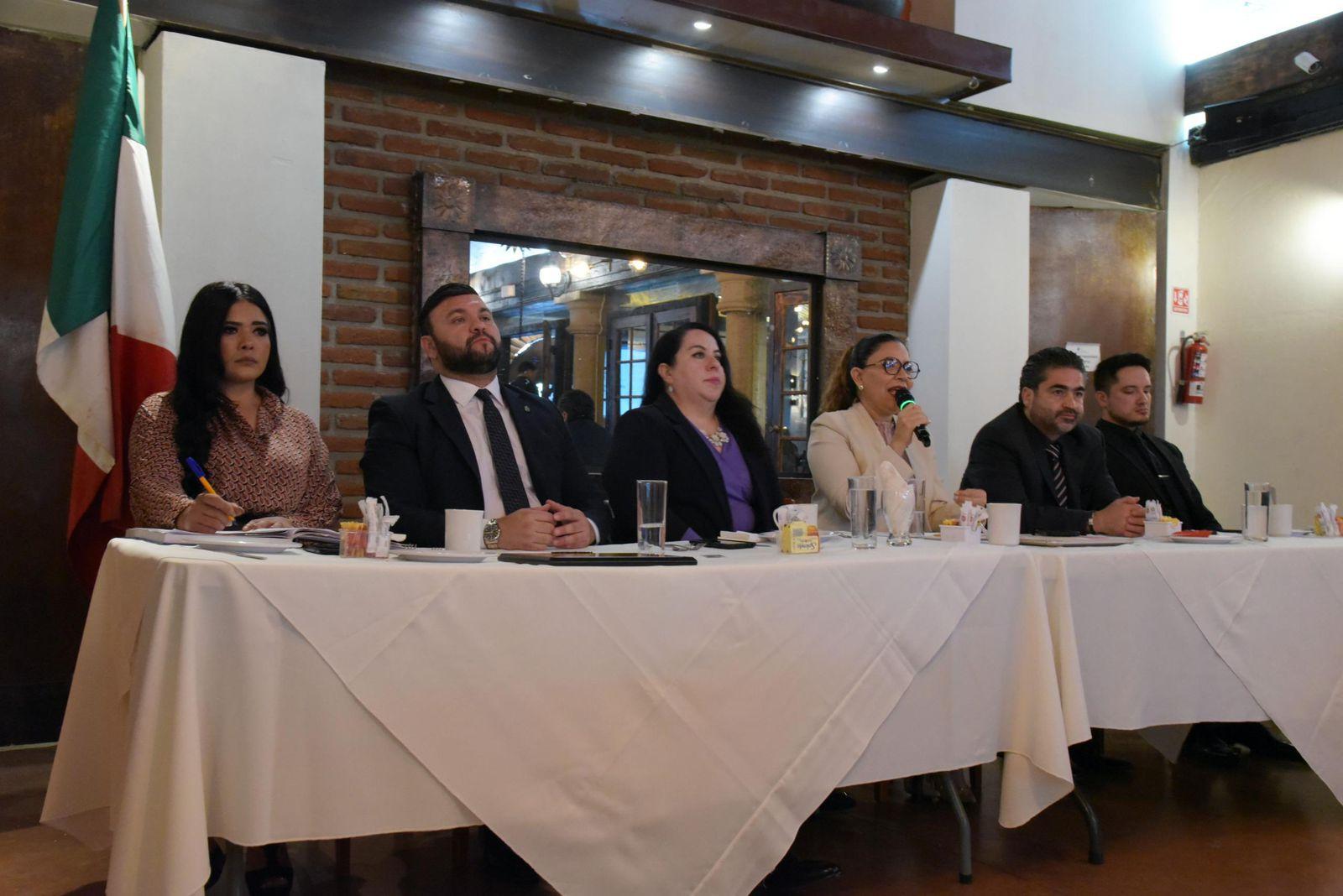 DEBATEN EN ASAMBLEA DEL COLEGIO DE ABOGADOS DE TIJUANA SOBRE PERSPECTIVA DE GÉNERO EN BAJA CALIFORNIA