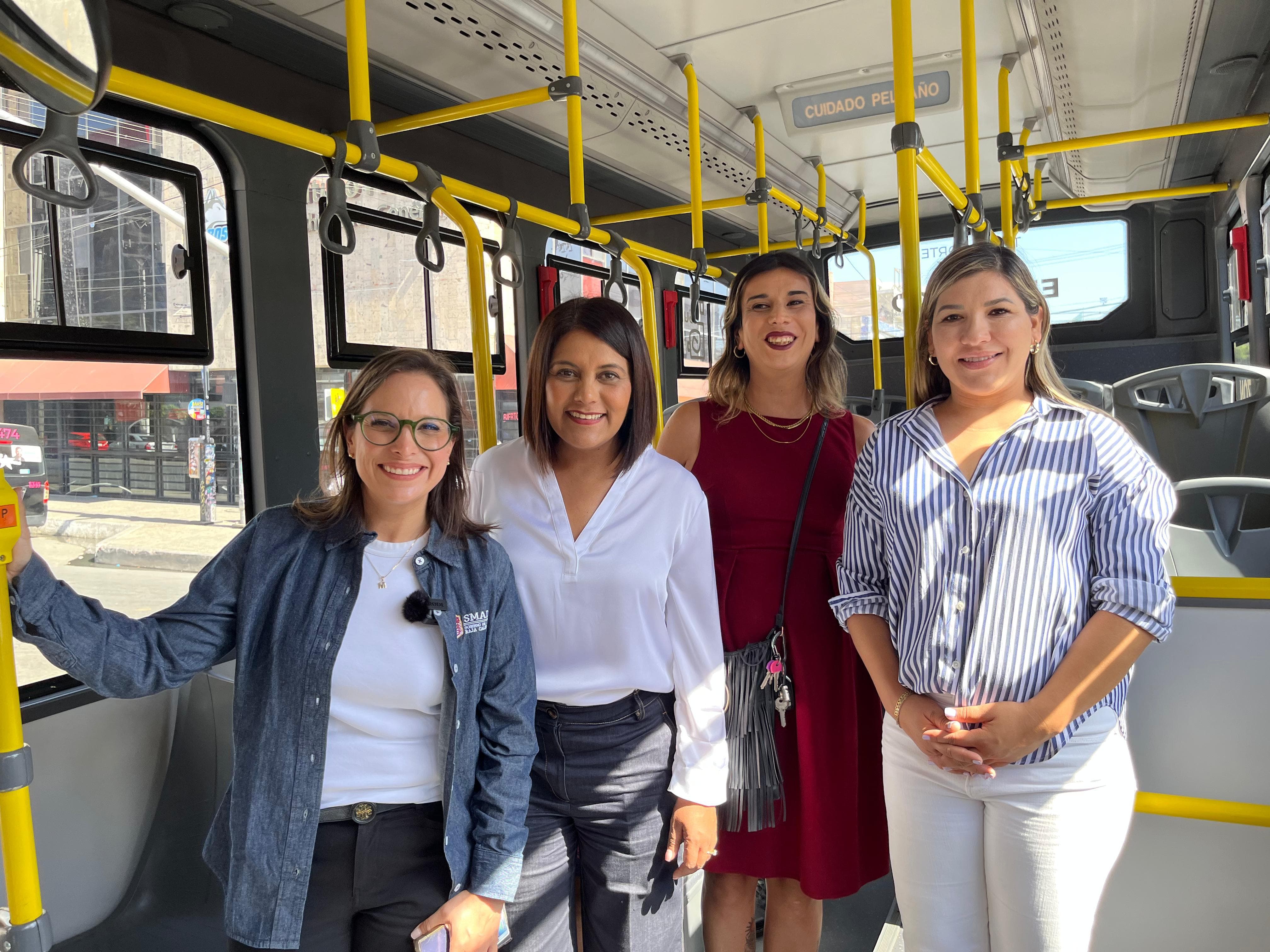 PARTICIPA INMUJER BC EN EL RECORRIDO POR LA PRIMERA UNIDAD DE TRANSPORTE PÚBLICO ELÉCTRICO