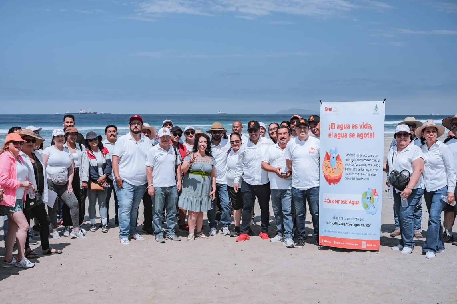 Participa Araceli Brown en Jornada Nacional de Limpieza de la Playa ‘El agua es vida.. el agua se agota’