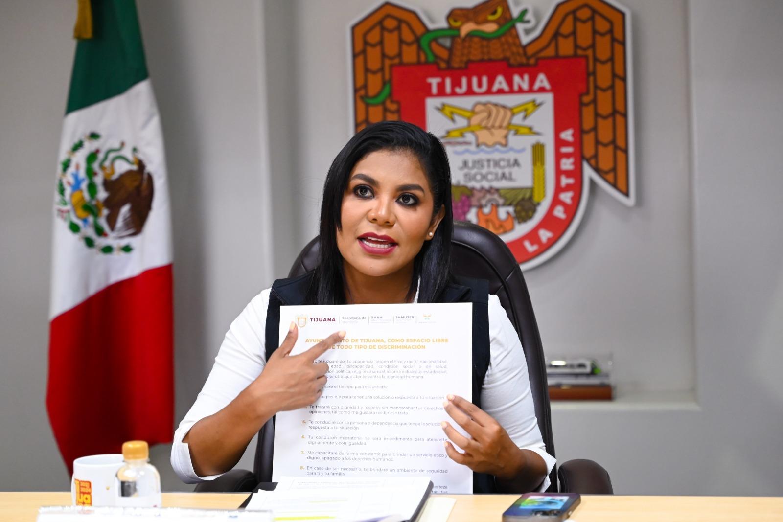 Firma Montserrat Caballero declaratoria de ayuntamiento de Tijuana como espacio libre de discriminación