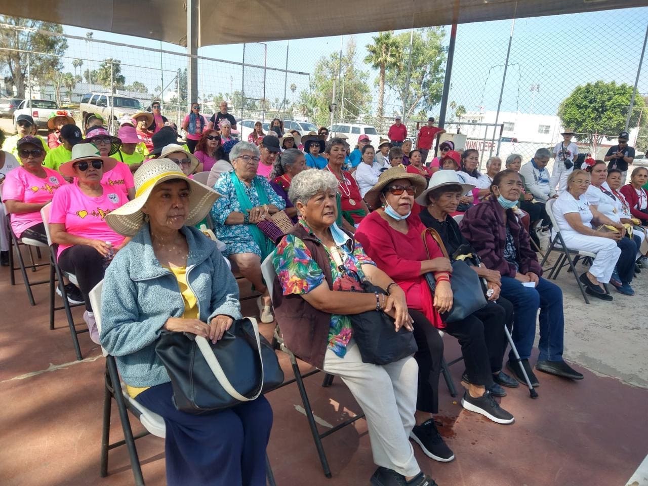 Cierra el Gobierno Municipal Día del Abuelo con “Caminata del Siglo de Oro”