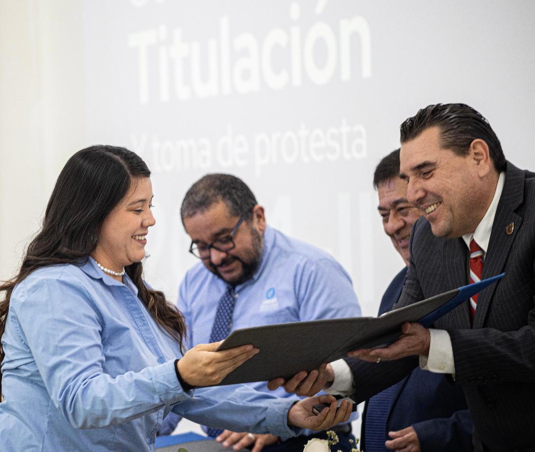 Realiza CESUN Universidad ceremonia de entrega de Títulos