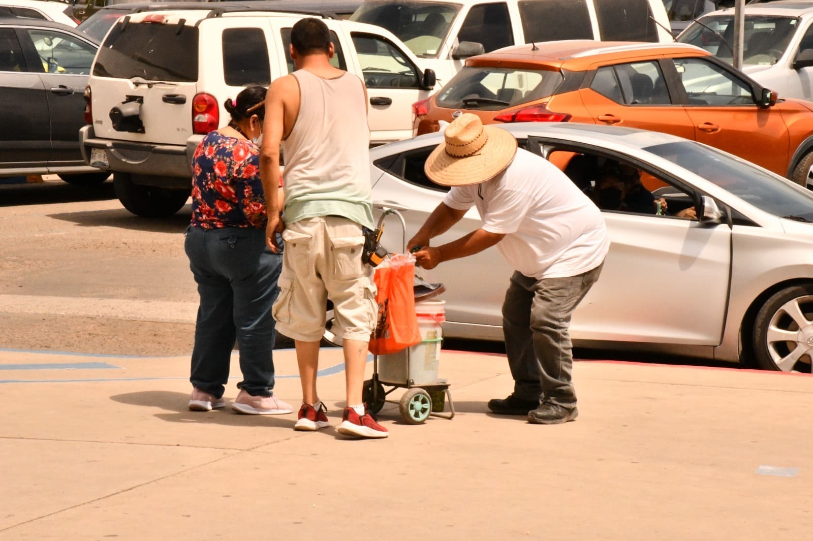 Ante altas temperaturas recomienda Servicios Médicos evitar actividades bajo el sol