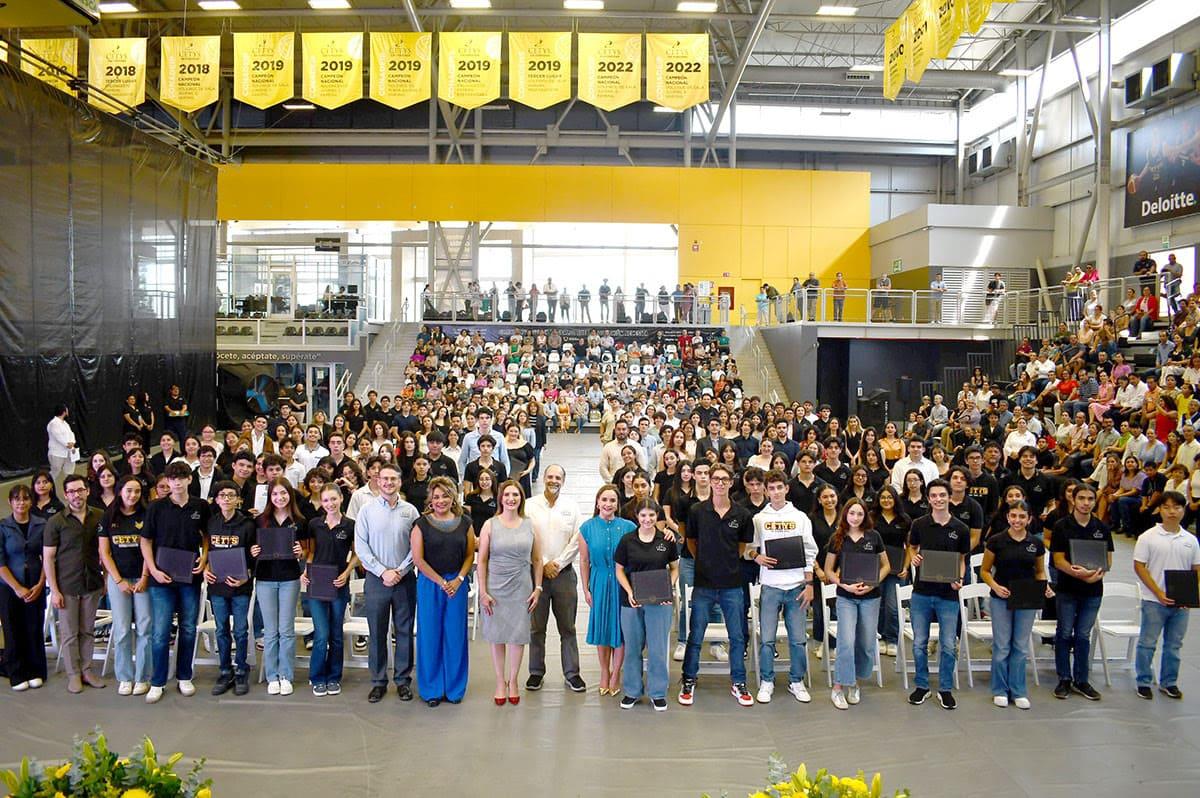 POR DESEMPEÑO ACADÉMICO, LIDERAZGO ESTUDIANTIL, DEPORTIVO Y CULTURAL RECONOCEN A ALUMNOS DISTINGUIDOS DE CETYS TIJUANA