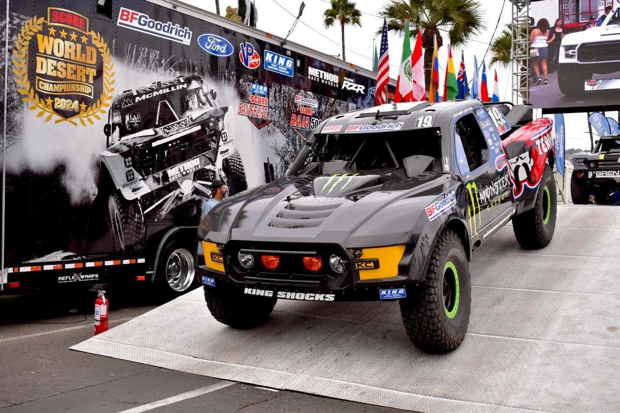 Participan 192 equipos en la Score Baja 400