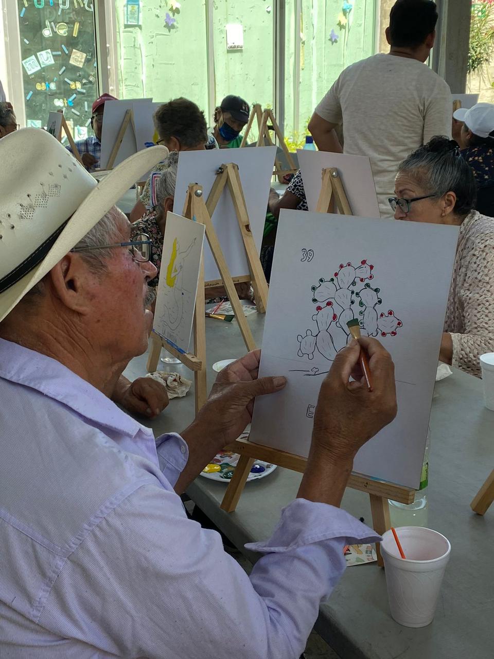 IMAC llevó actividades creativas a los asilos de la ciudad