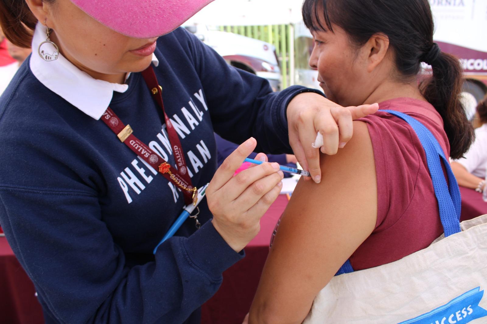 Personal de salud lleva todas las vacunas casa por casa a colonias de Tijuana