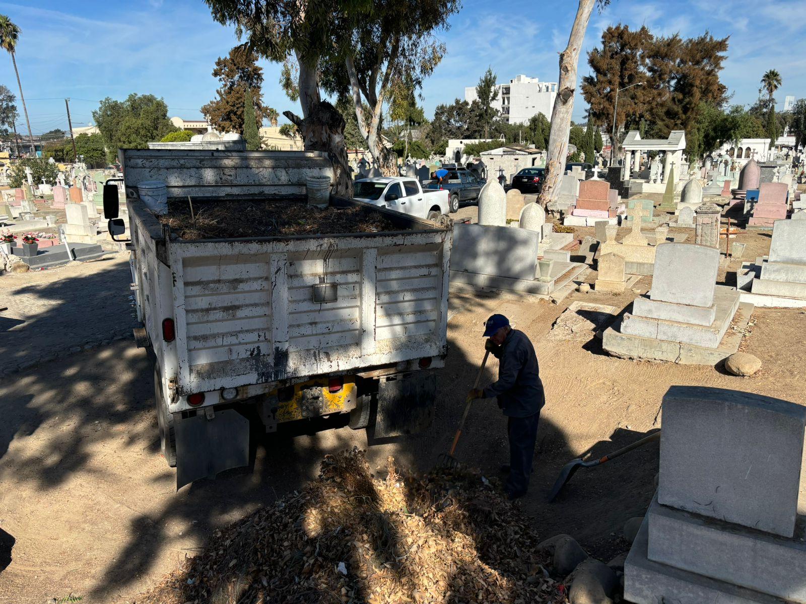 Permanecerán abiertos en horario especial panteones municipales