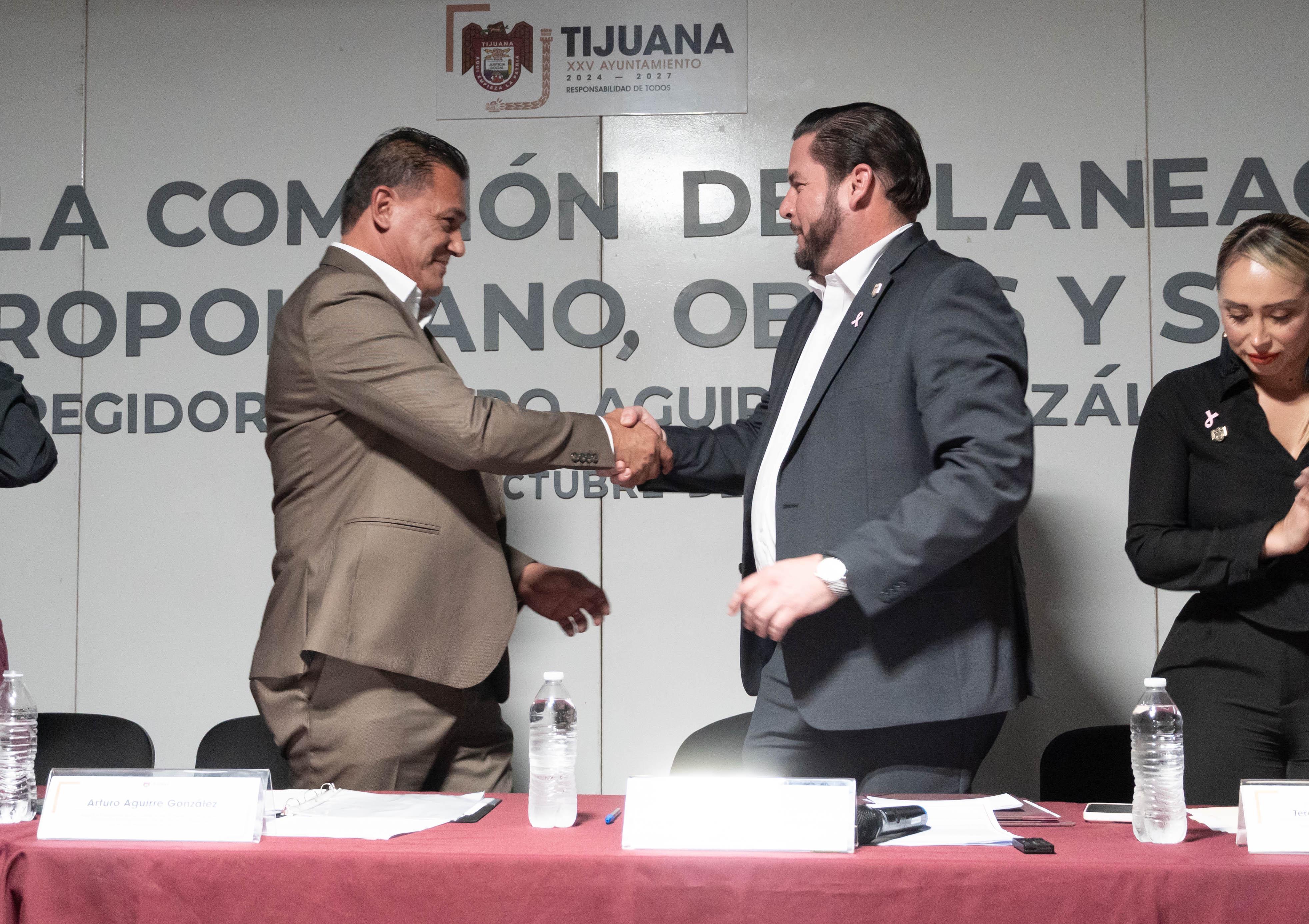 Arturo Aguirre en compañía de Ismael Burgueño hace formal instalación de la Comisión encargada del Desarrollo e Infraestructura Urbana