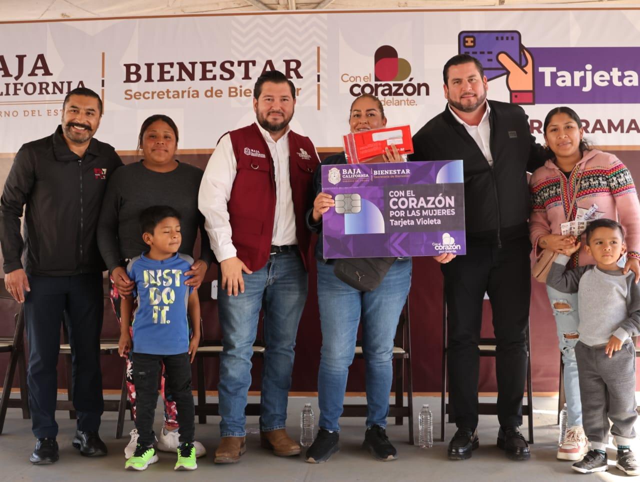 Reconoce alcalde Ismael Burgueño el beneficio de las tarjetas violeta para jefas de familia