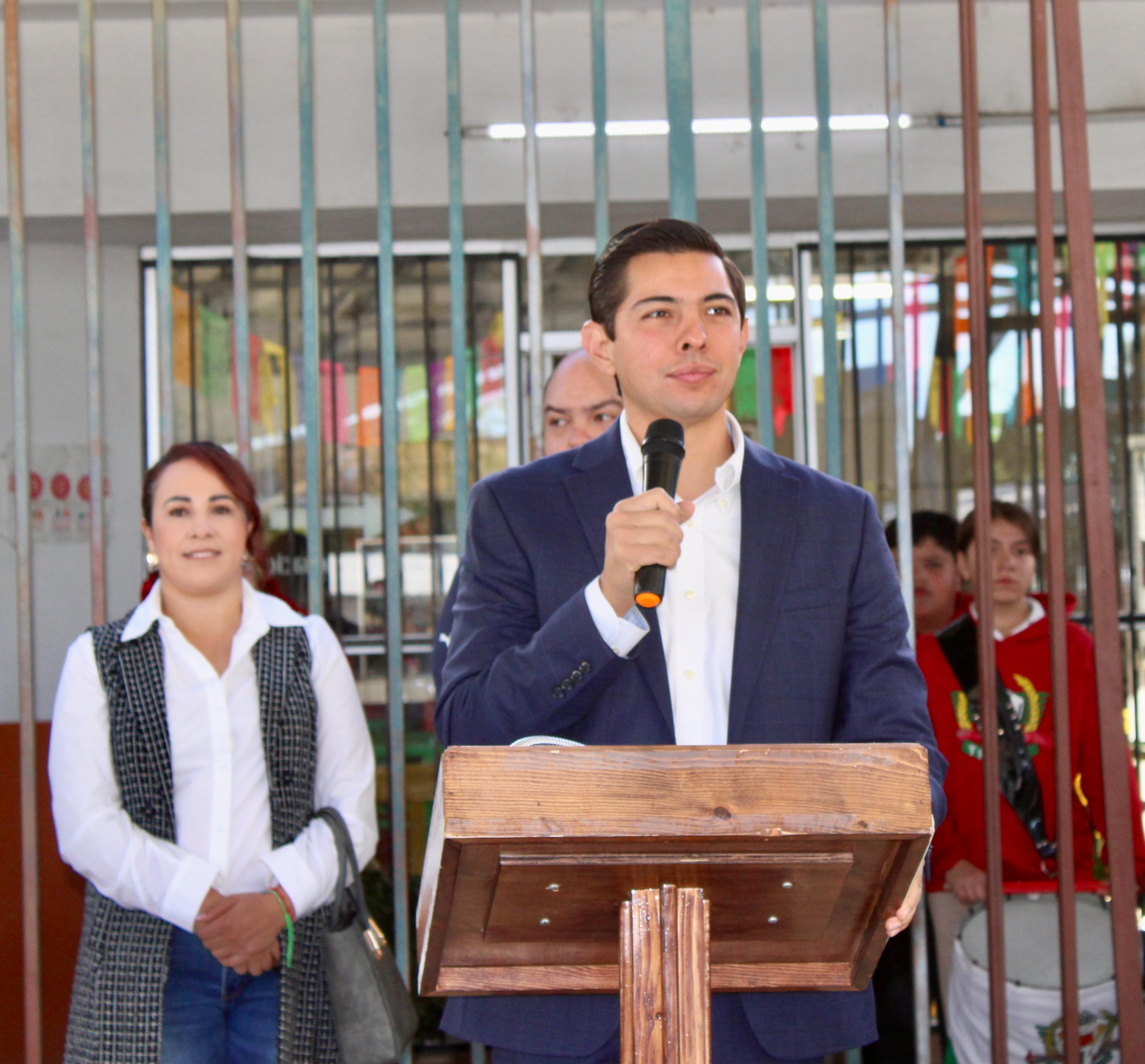 Inaugura Román Cota obra escolar de “La escuela es nuestra”