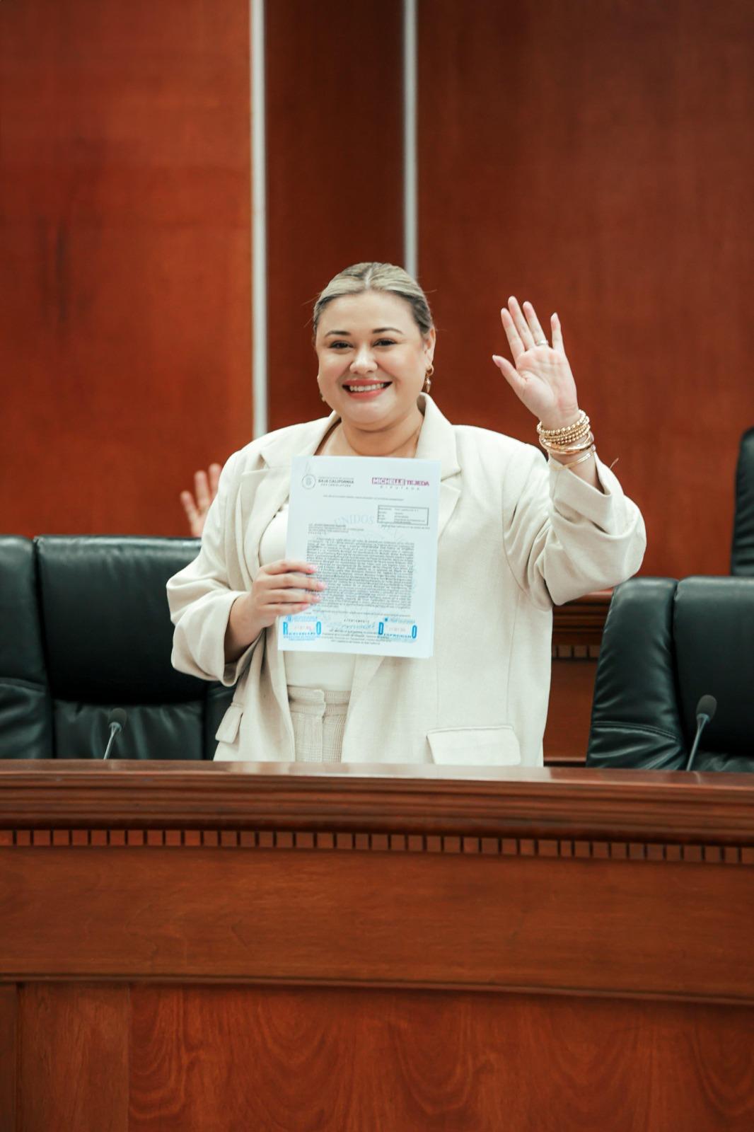 DIPUTADA MICHELLE TEJEDA CELEBRA EL RESPALDO A LAS MUJERES SIN PATRIMONIO A TRAVÉS DEL PROGRAMA “VIVIENDA VIOLETA”