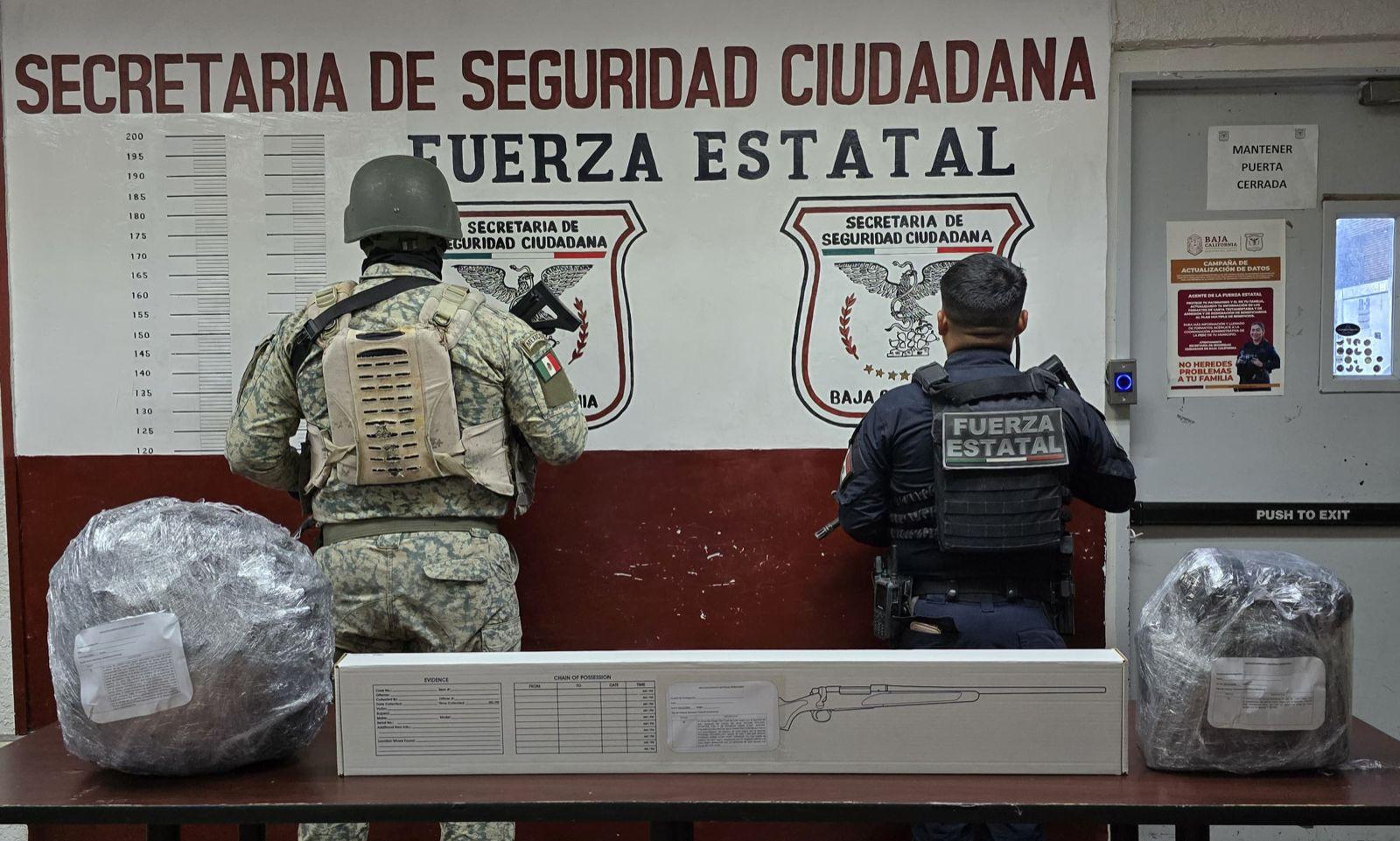 Fuerza Estatal y defensa recuperan vehículo robado, además, aseguran armas y droga