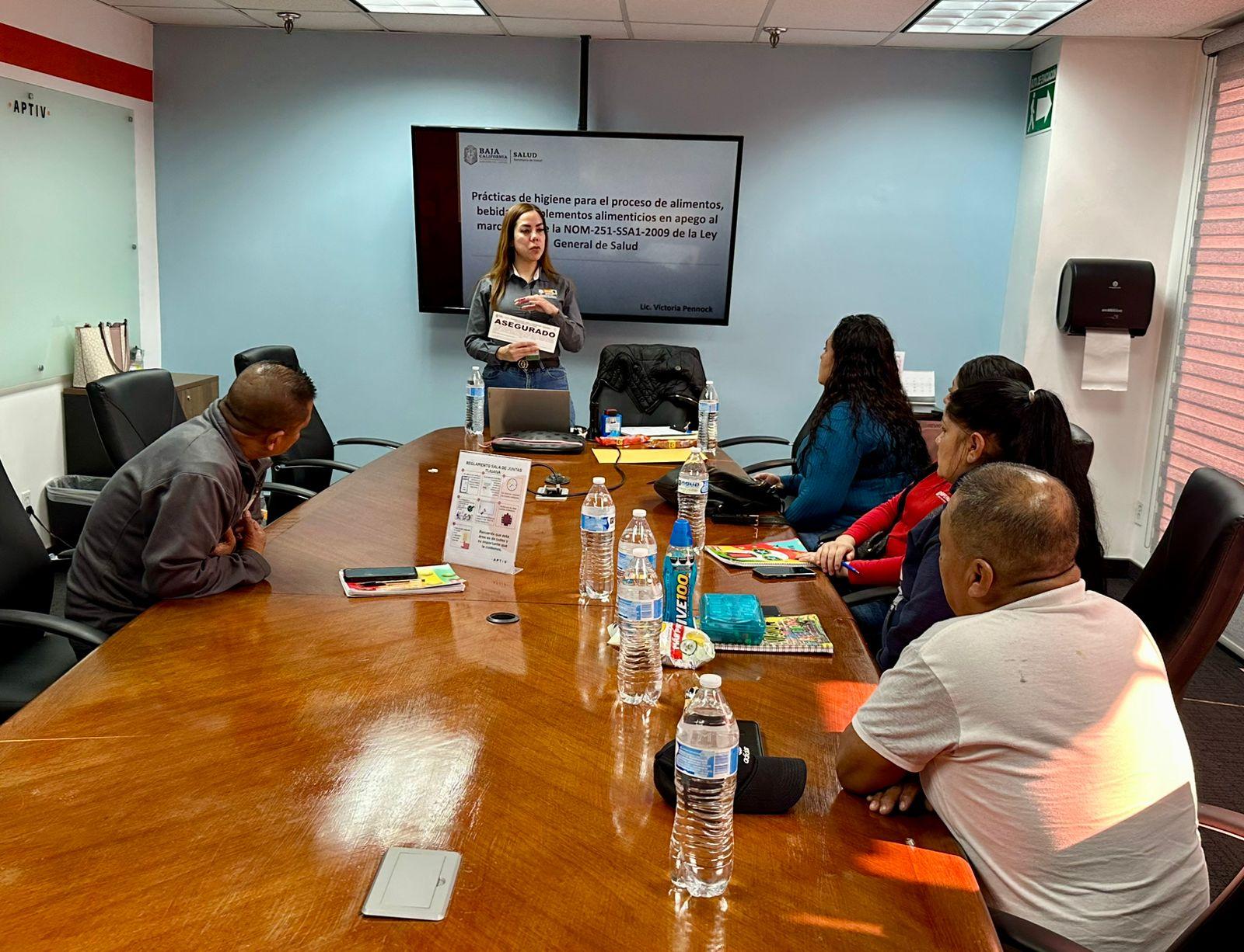 Capacitan a proveedores de comedor industrial para proteger la salud de 600 trabajadores