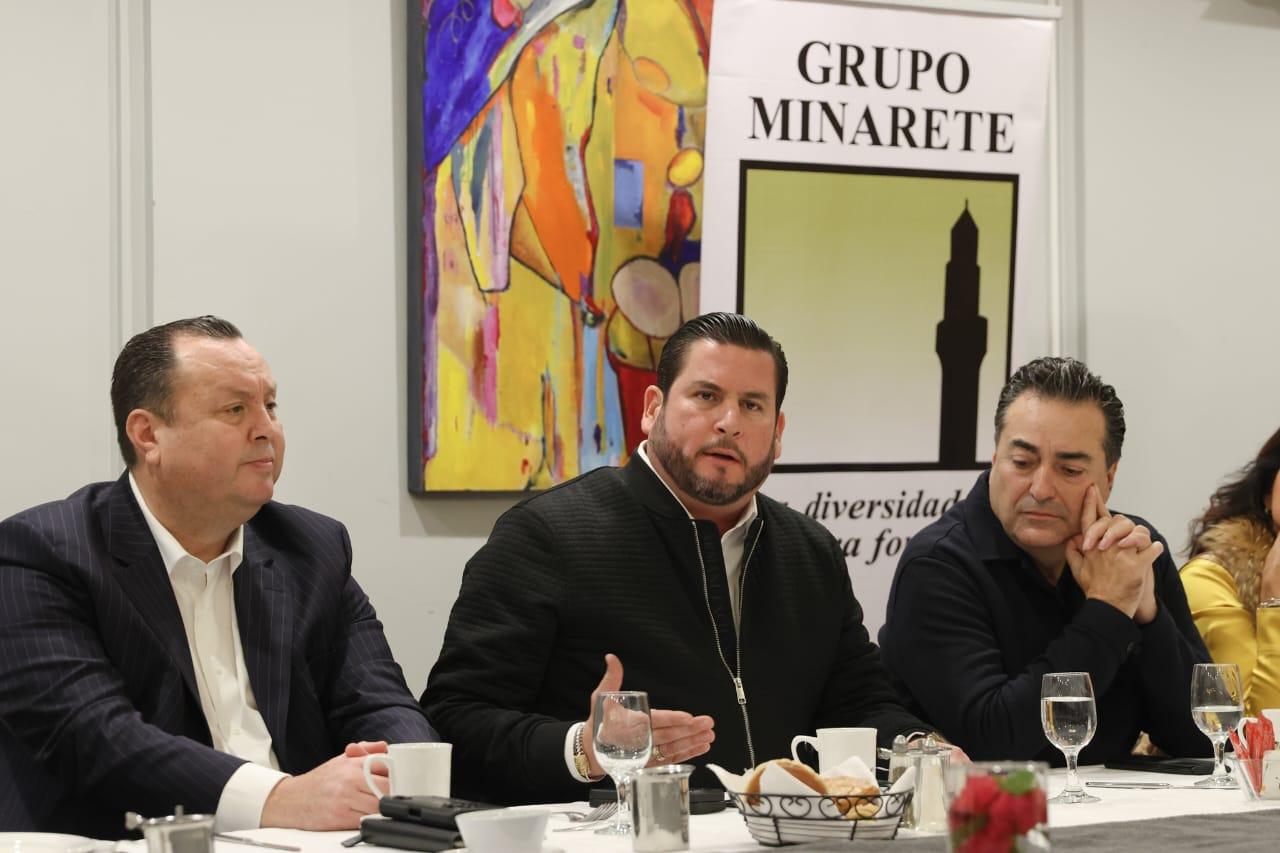 Se reúne presidente municipal Ismael Burgueño con integrantes del grupo minarete