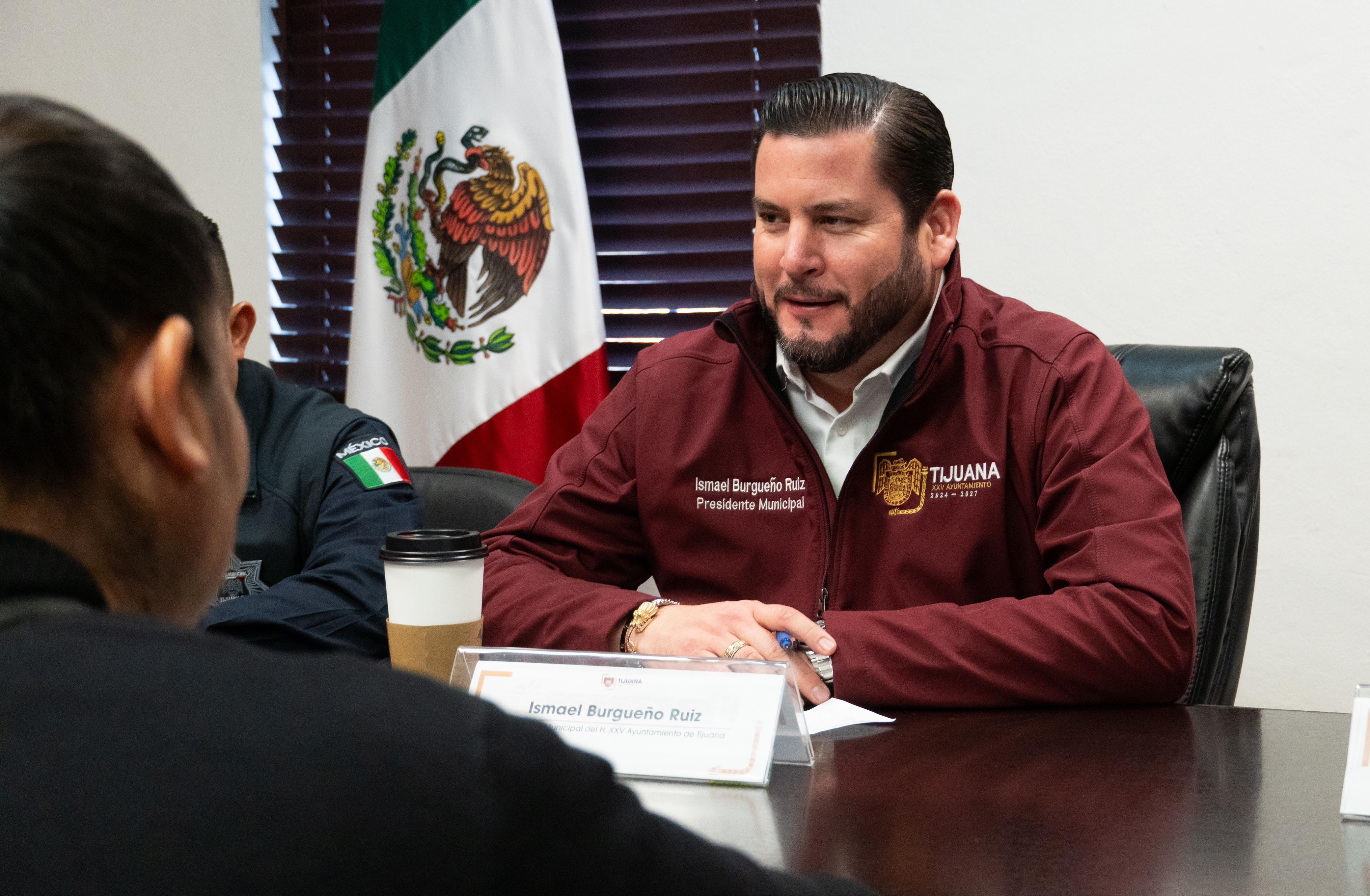 Brinda presidente municipal Ismael Burgueño atención personalizada a residentes de San Antonio de los buenos