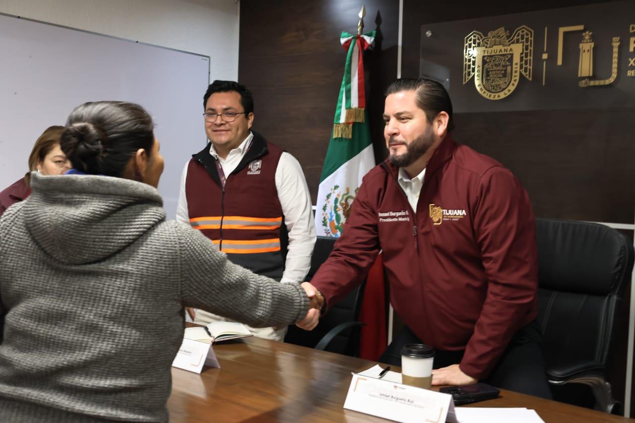 RECIBEN RESIDENTES DE PLAYAS DE TIJUANA ATENCIÓN DIRECTA POR PARTE DEL ALCALDE ISMAEL BURGUEÑO, EN EL PRIMER “MIÉRCOLES DE DELEGACIÓN” DE 2025