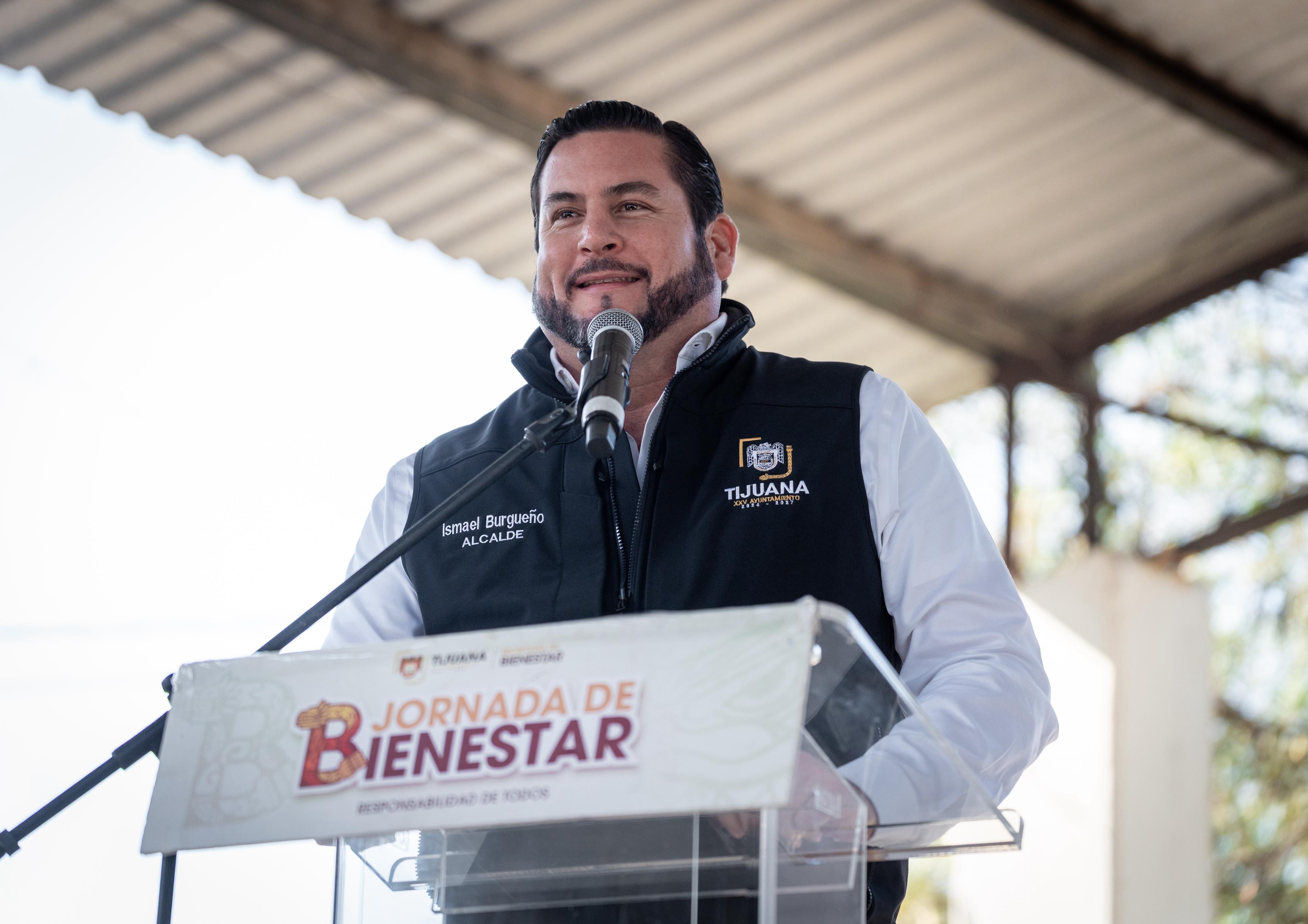 Lleva Gobierno de Ismael Burgueño servicios municipales a la colonia Rincón Dorado