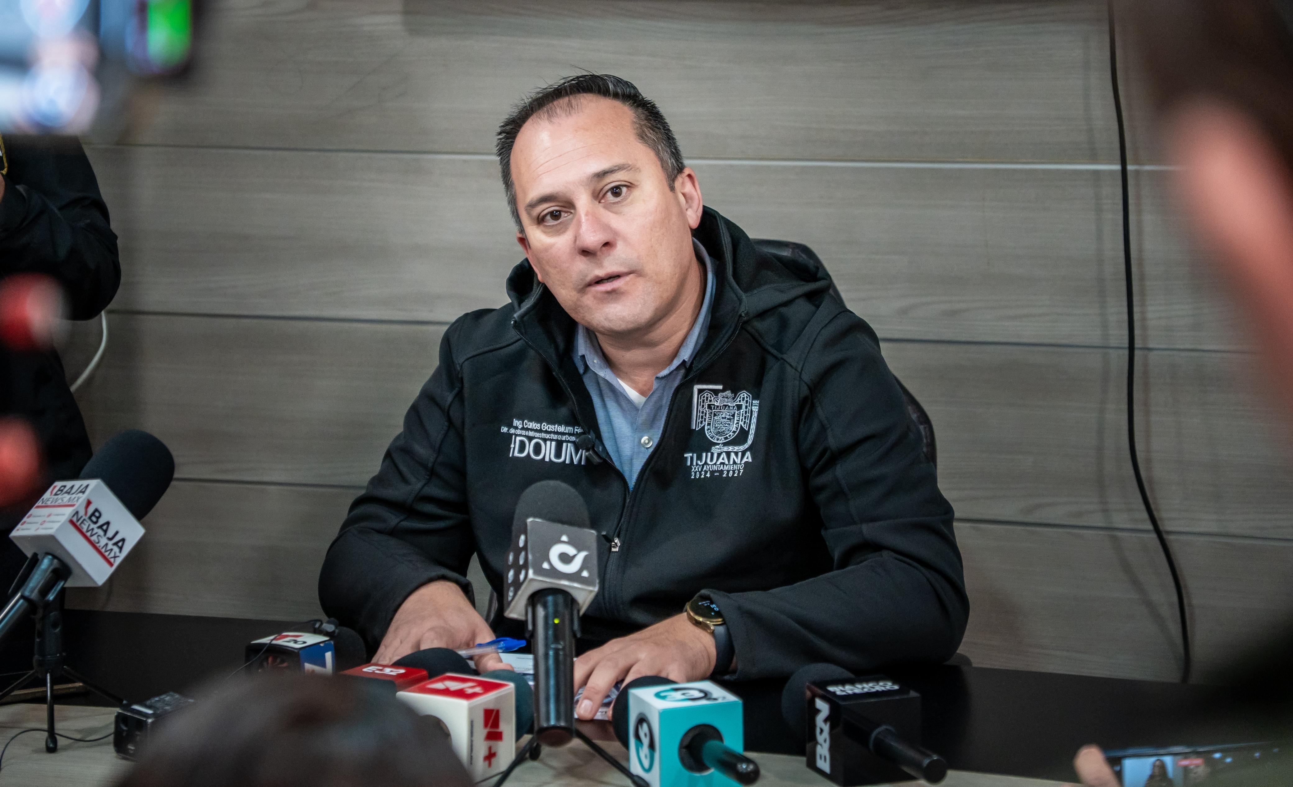 Realiza Gobierno Municipal trabajos de reparación de socavón en la Vía Rápida Oriente