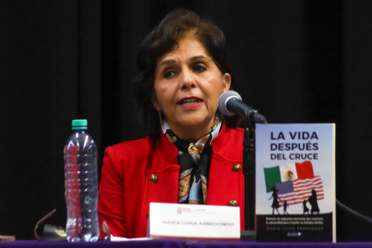 Impulsa CEJUM diálogo sobre migración y género: reconocen historias de mujeres en el libro de María Luisa Arredondo