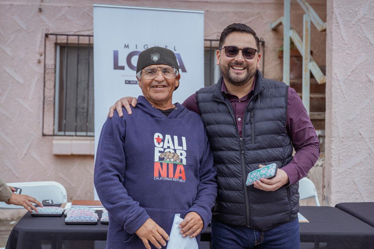 Más de 500 pares de lentes entregados en 2025 por el reg. Miguel Loza en su programa “construyendo con visión”