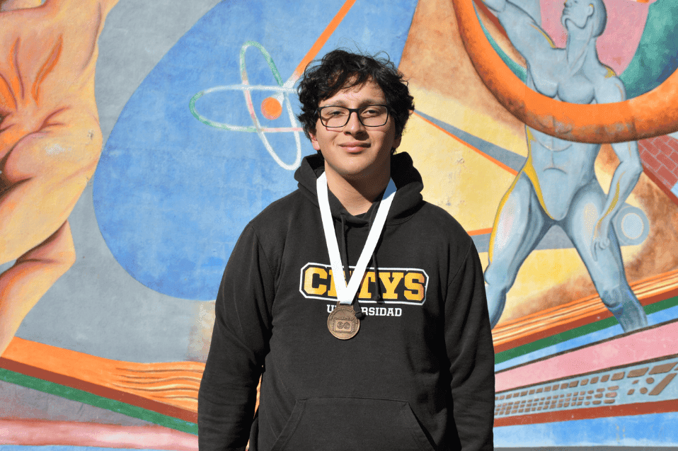 ESTUDIANTE DE LA PREPA CETYS TIJUANA GANA MEDALLA DE ORO PARA BC EN OLIMPIADA NACIONAL DE BIOLOGÍA