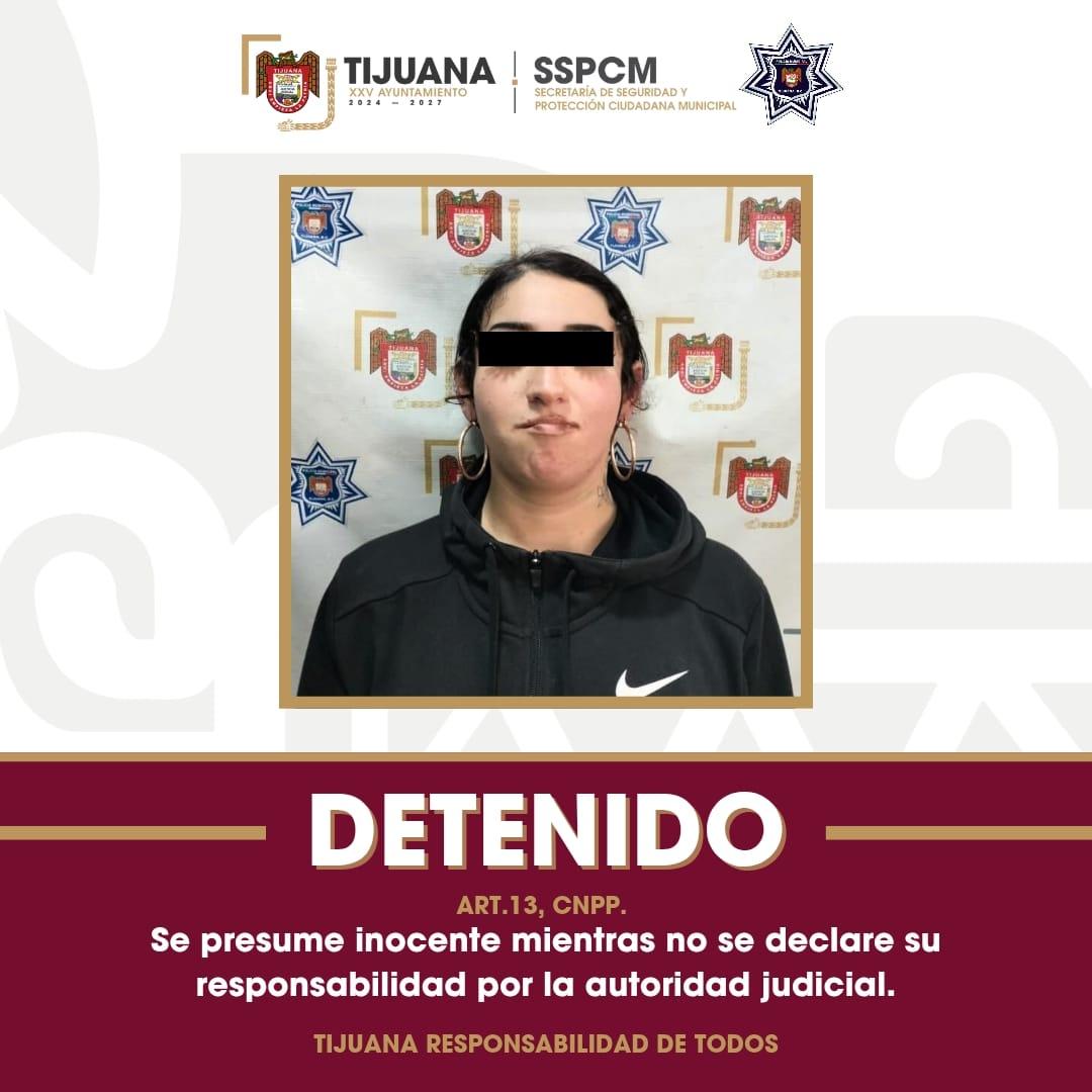 Asegura Policía Municipal a mujer por actos de vandalismo