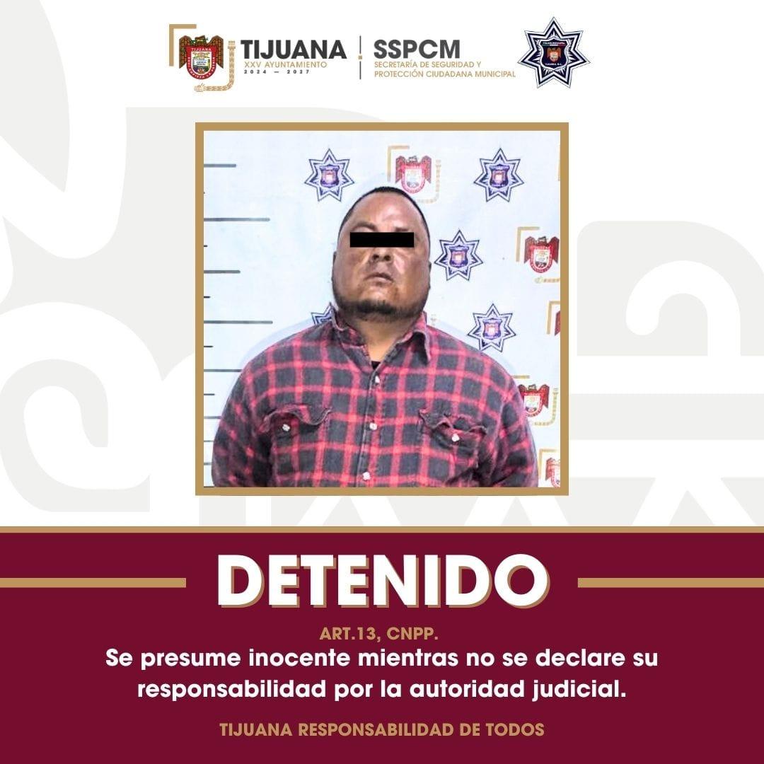 Asegura Policía Municipal de Tijuana a hombre buscado por homicidio