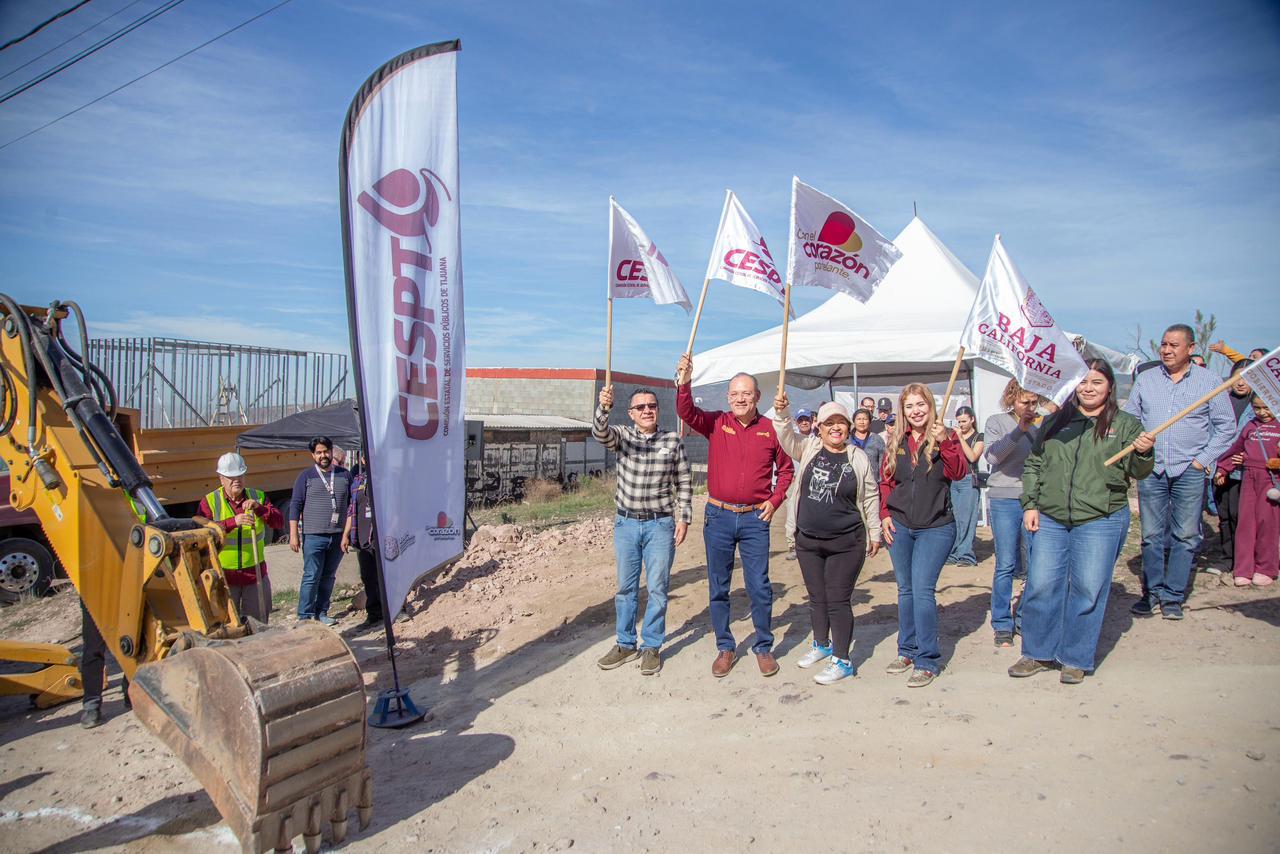 CESPT inicia introducción de red de agua potable en la colonia Valle Imperial